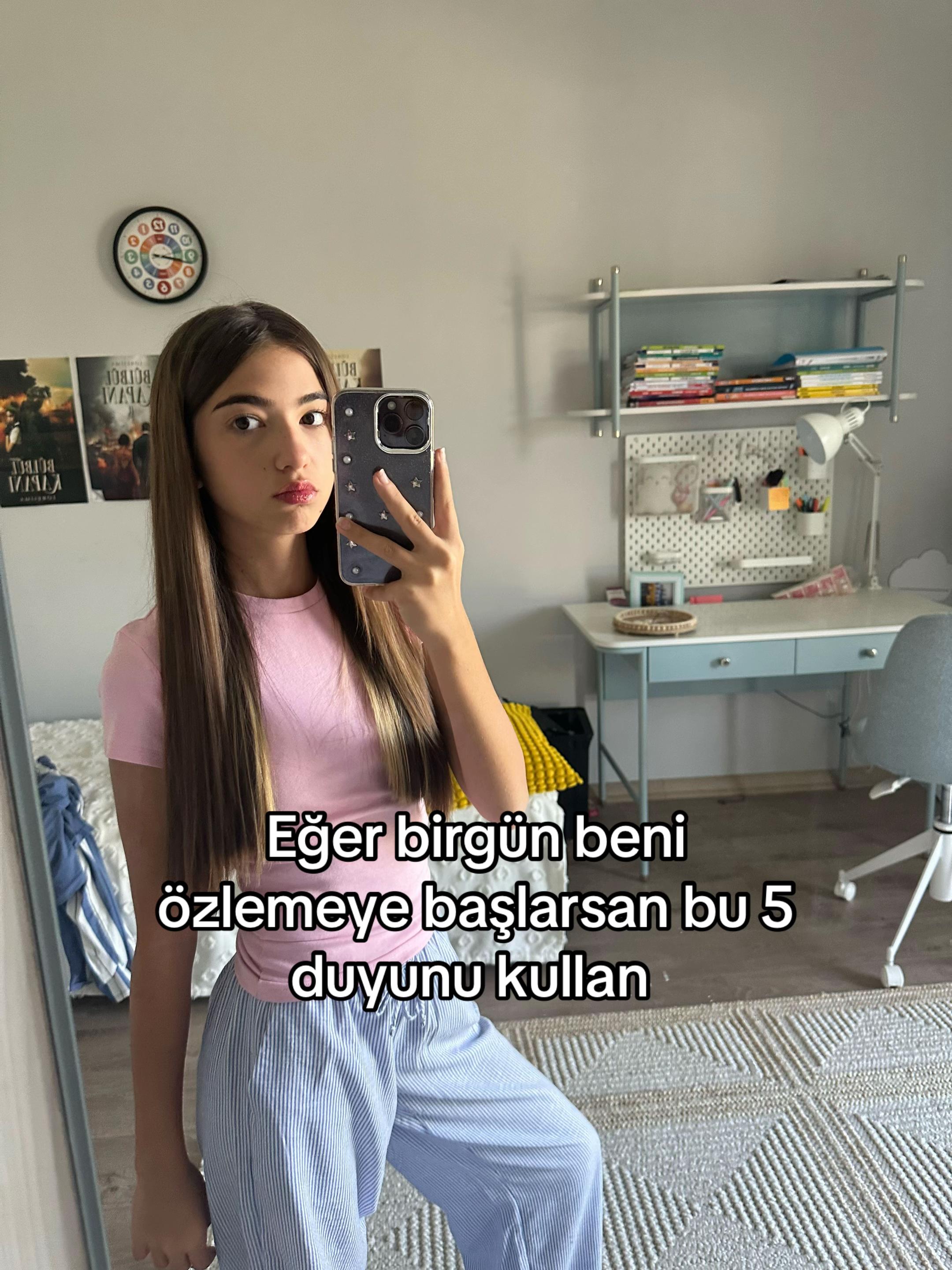@🪩