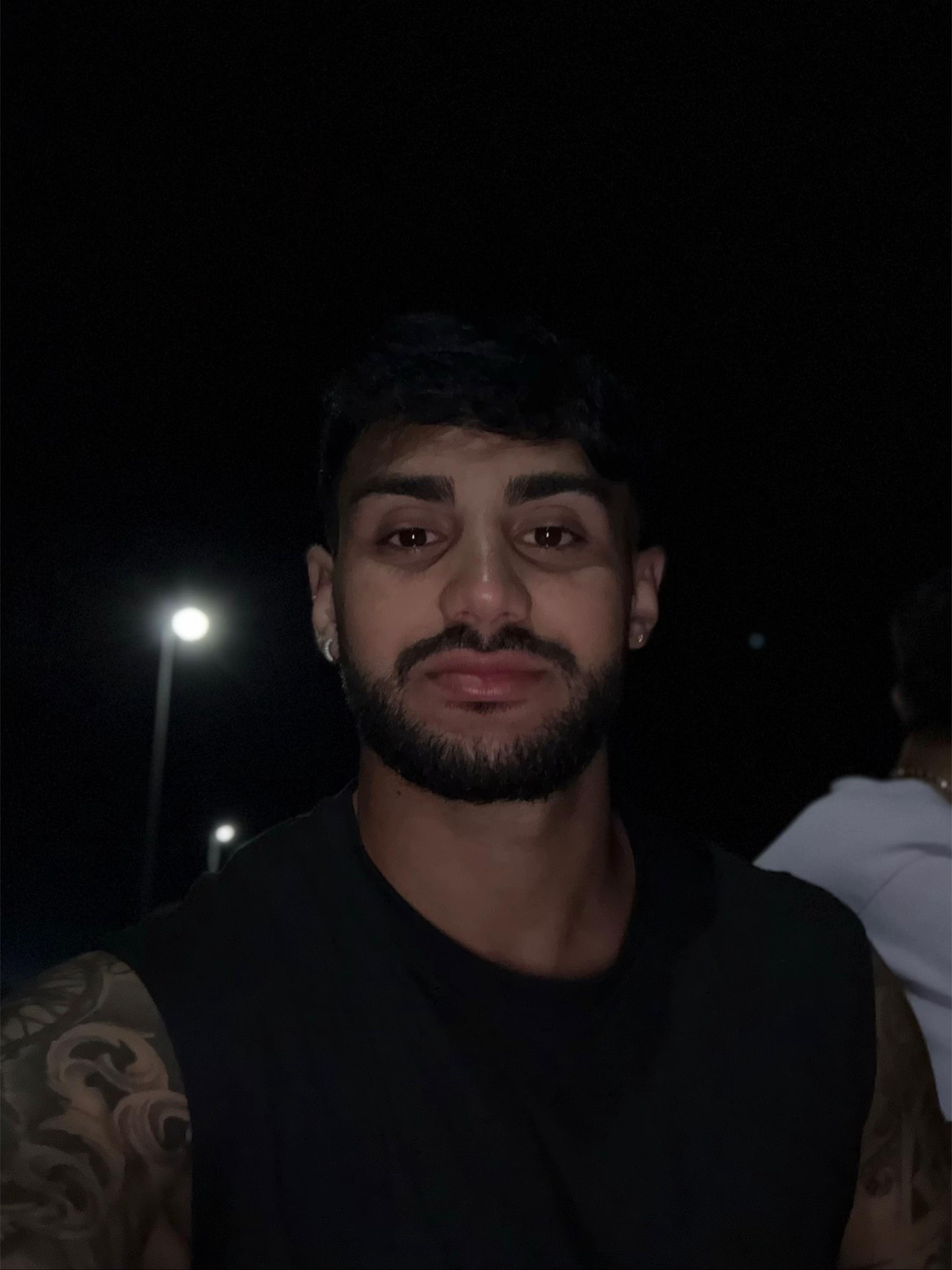 @Chriss_