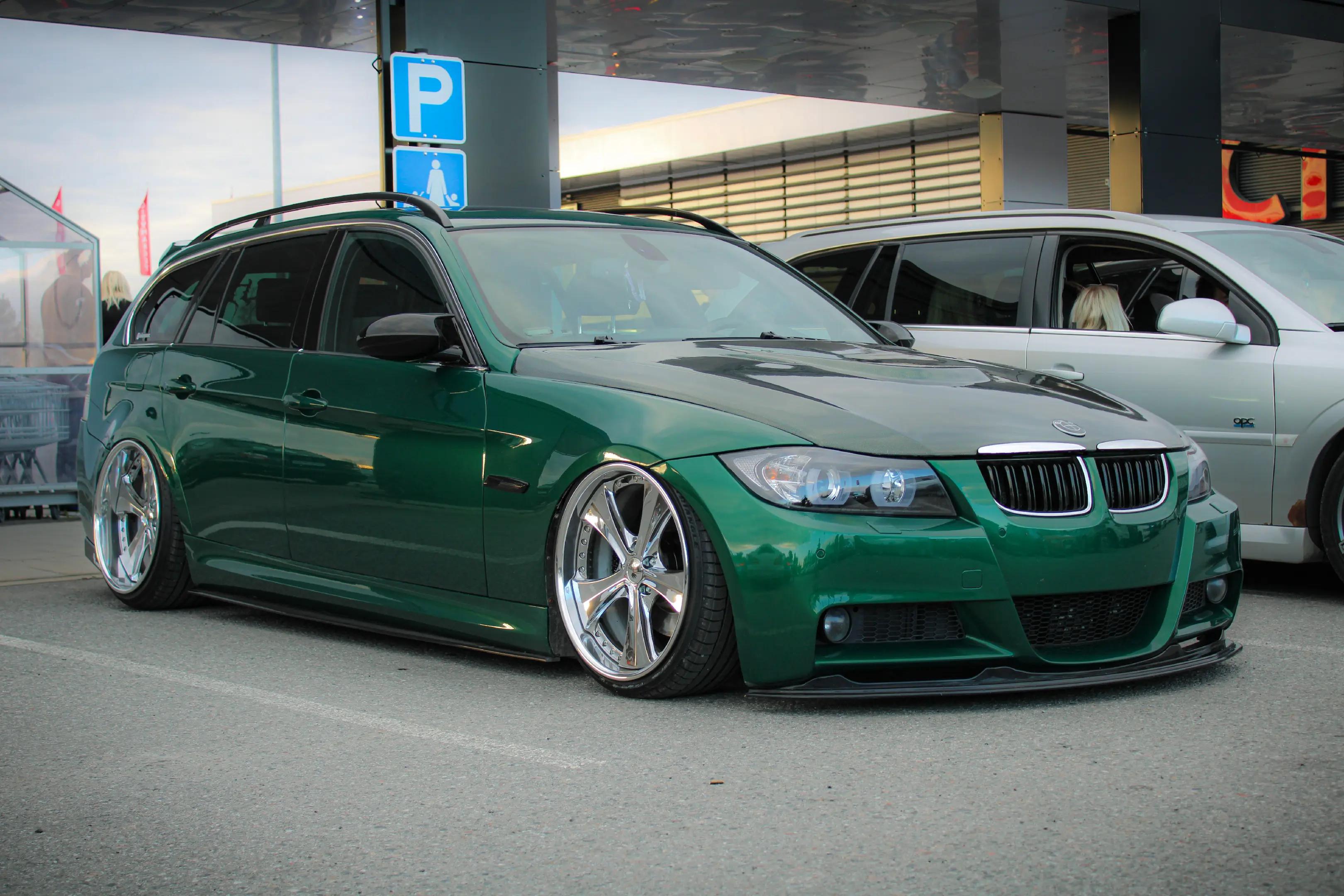 @Roope's Car Stuff