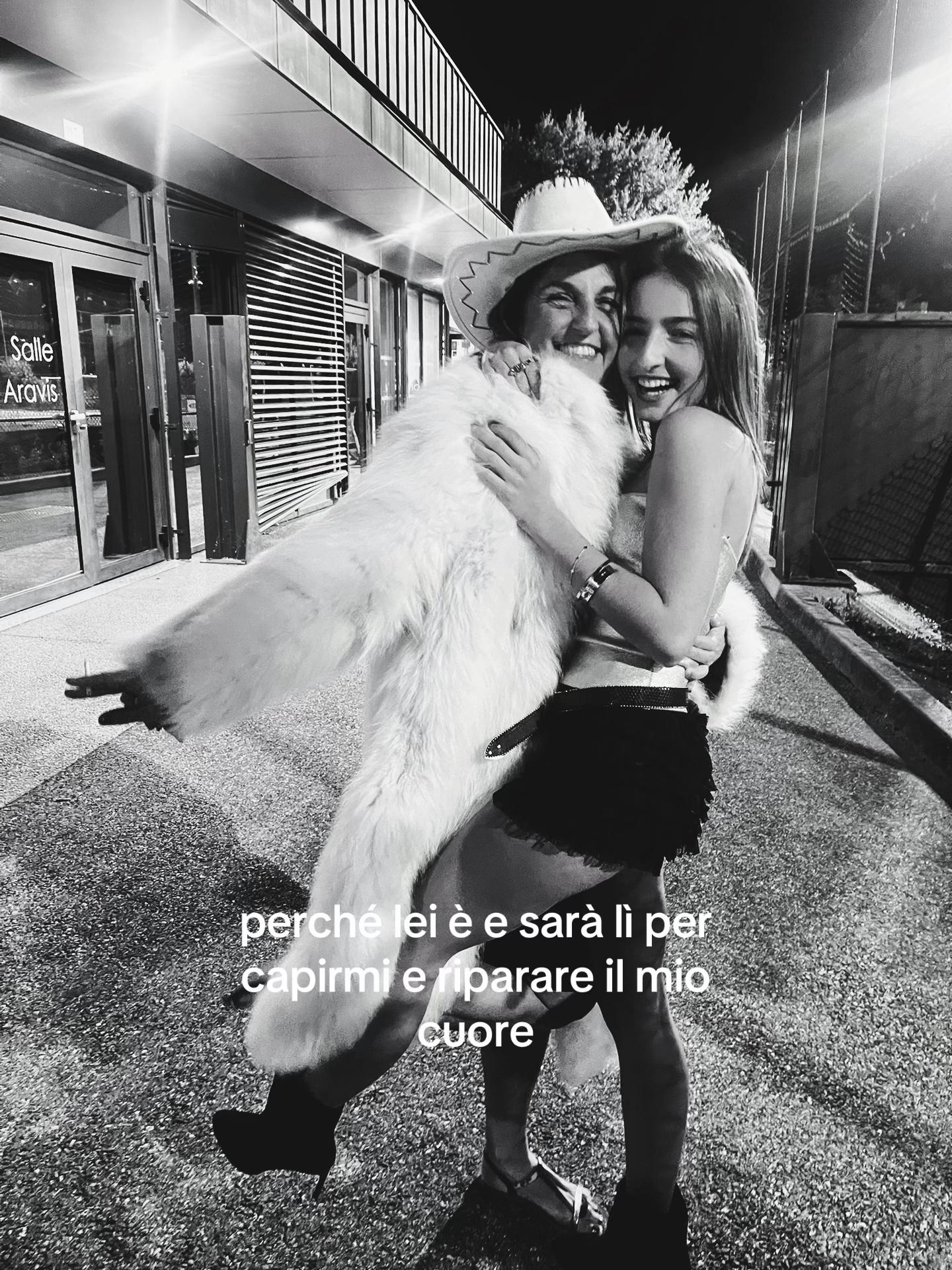 @lola