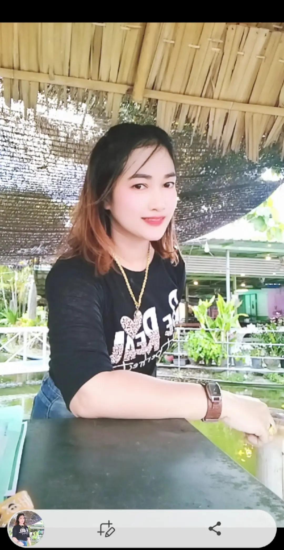 @น้ำผึ้ง บ้านมะหิงค์