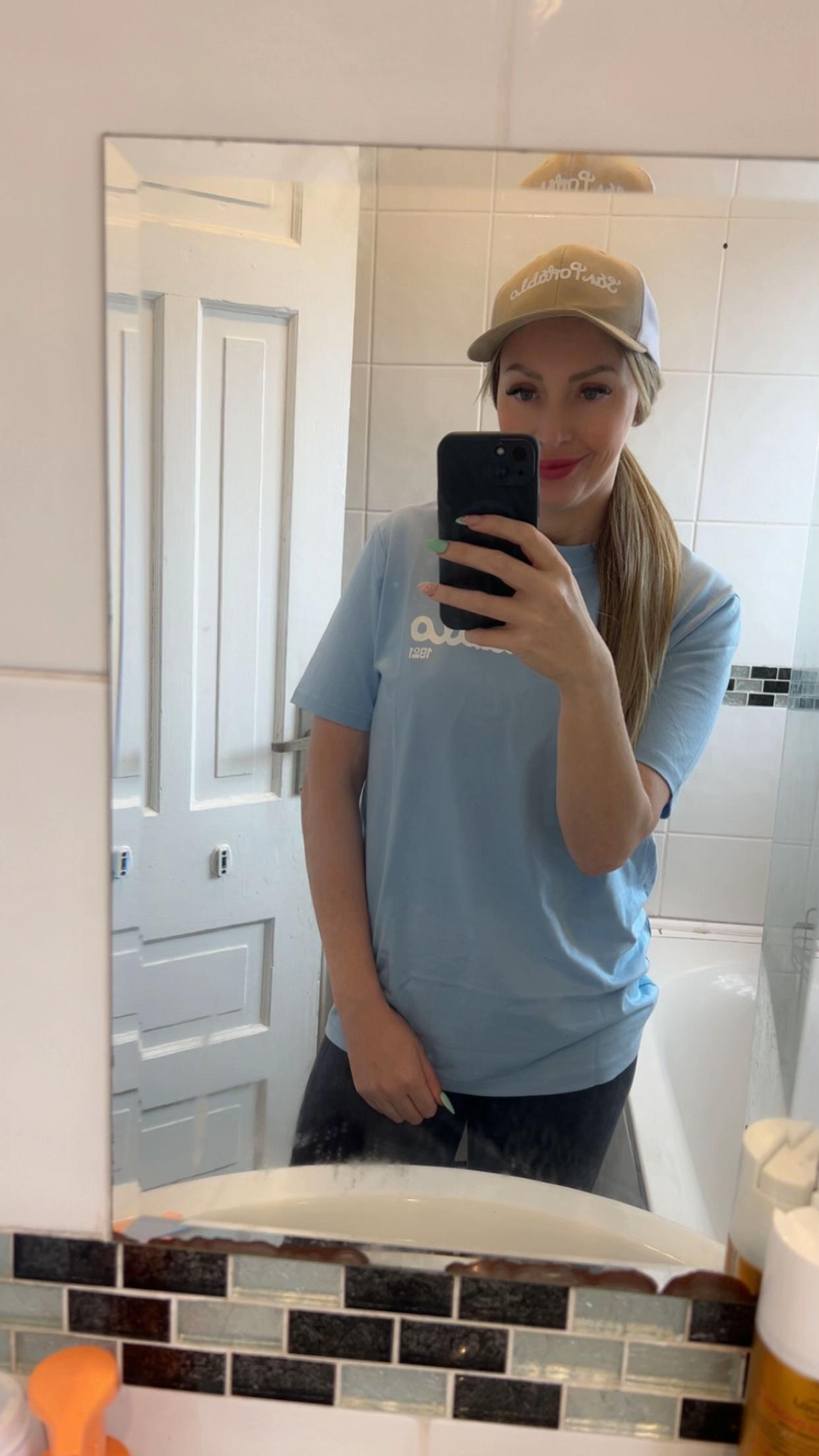 @Becki 🍒👩&zwj;🦲