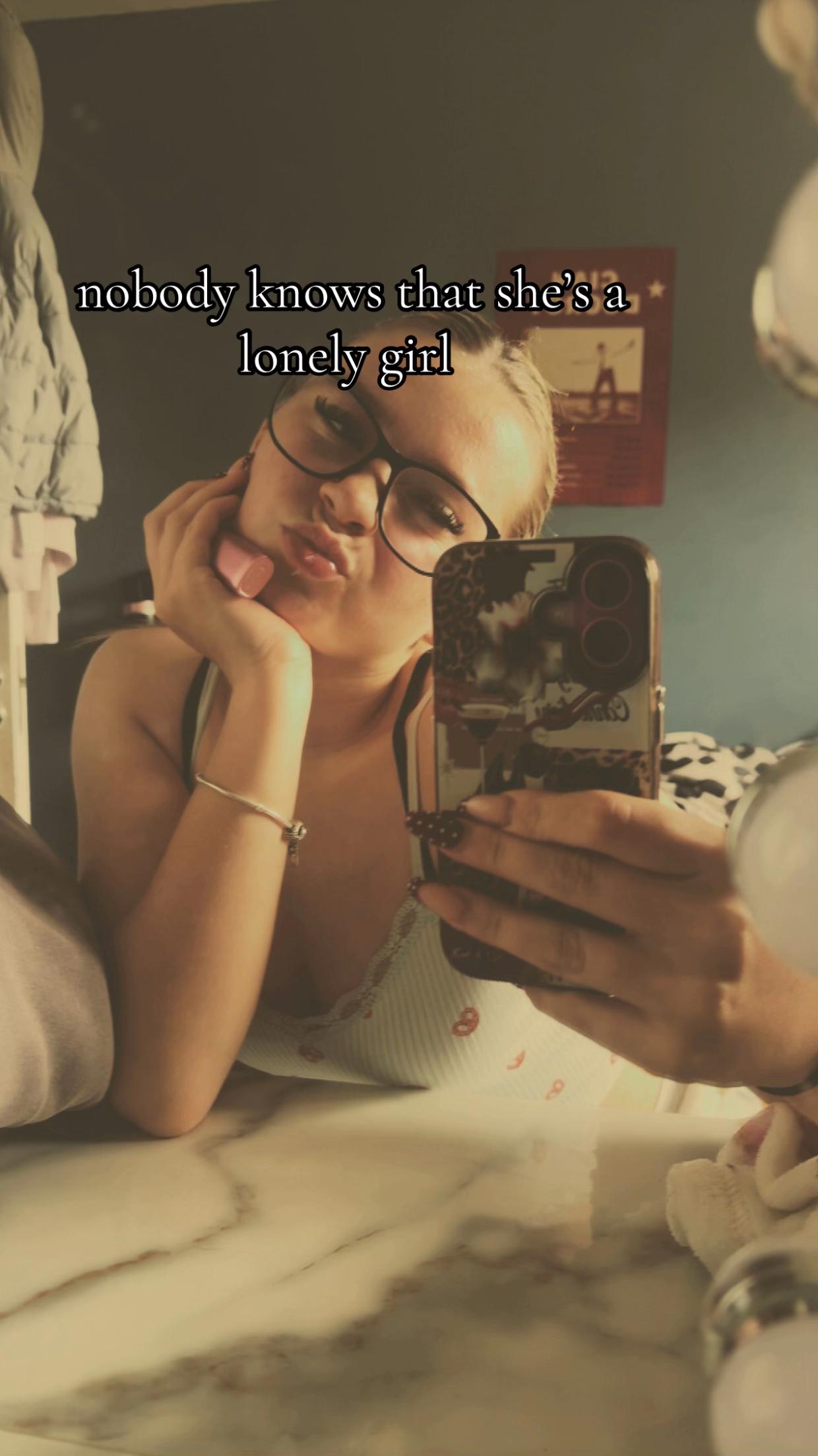 @•priv•