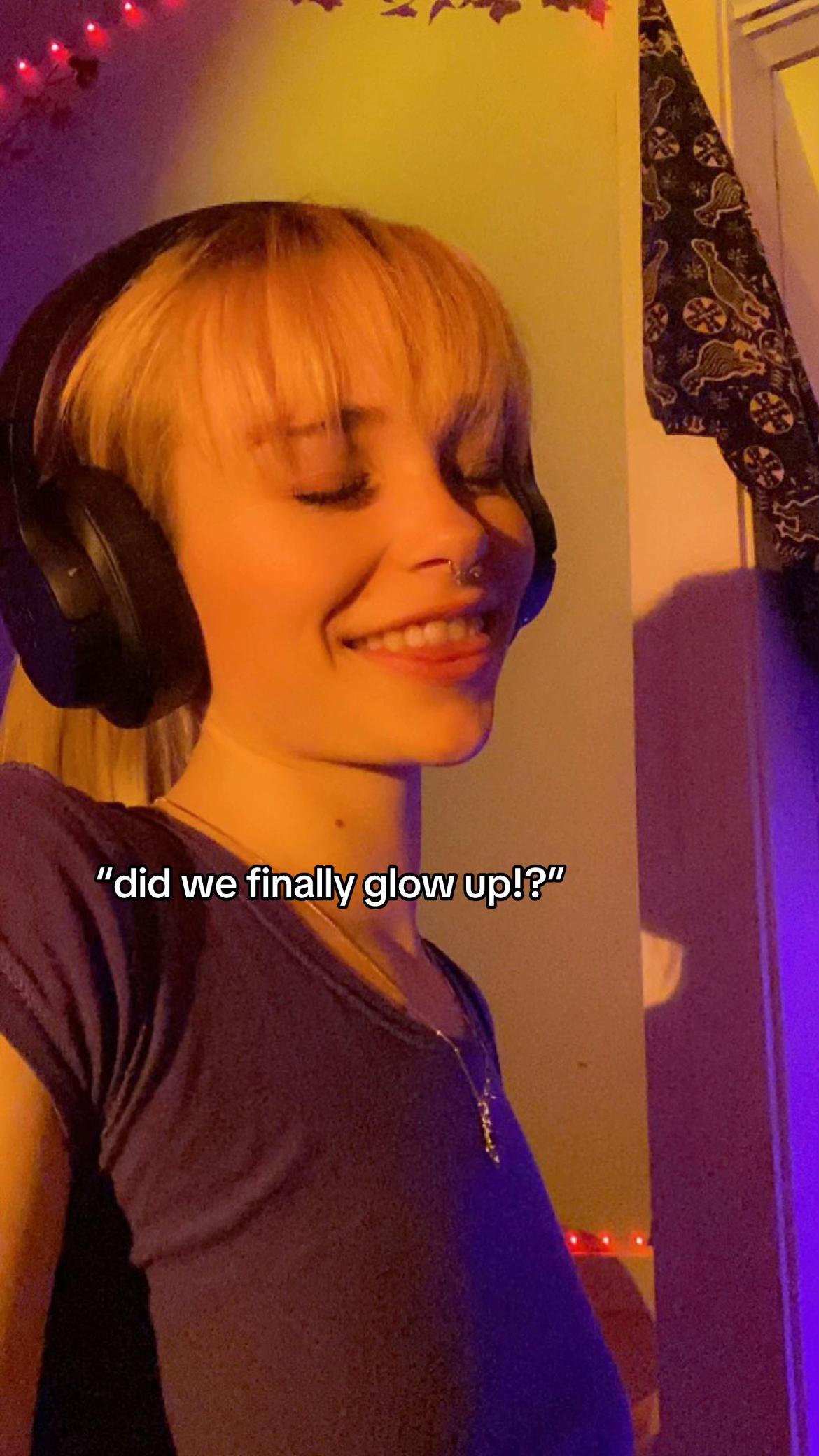 @𝐅