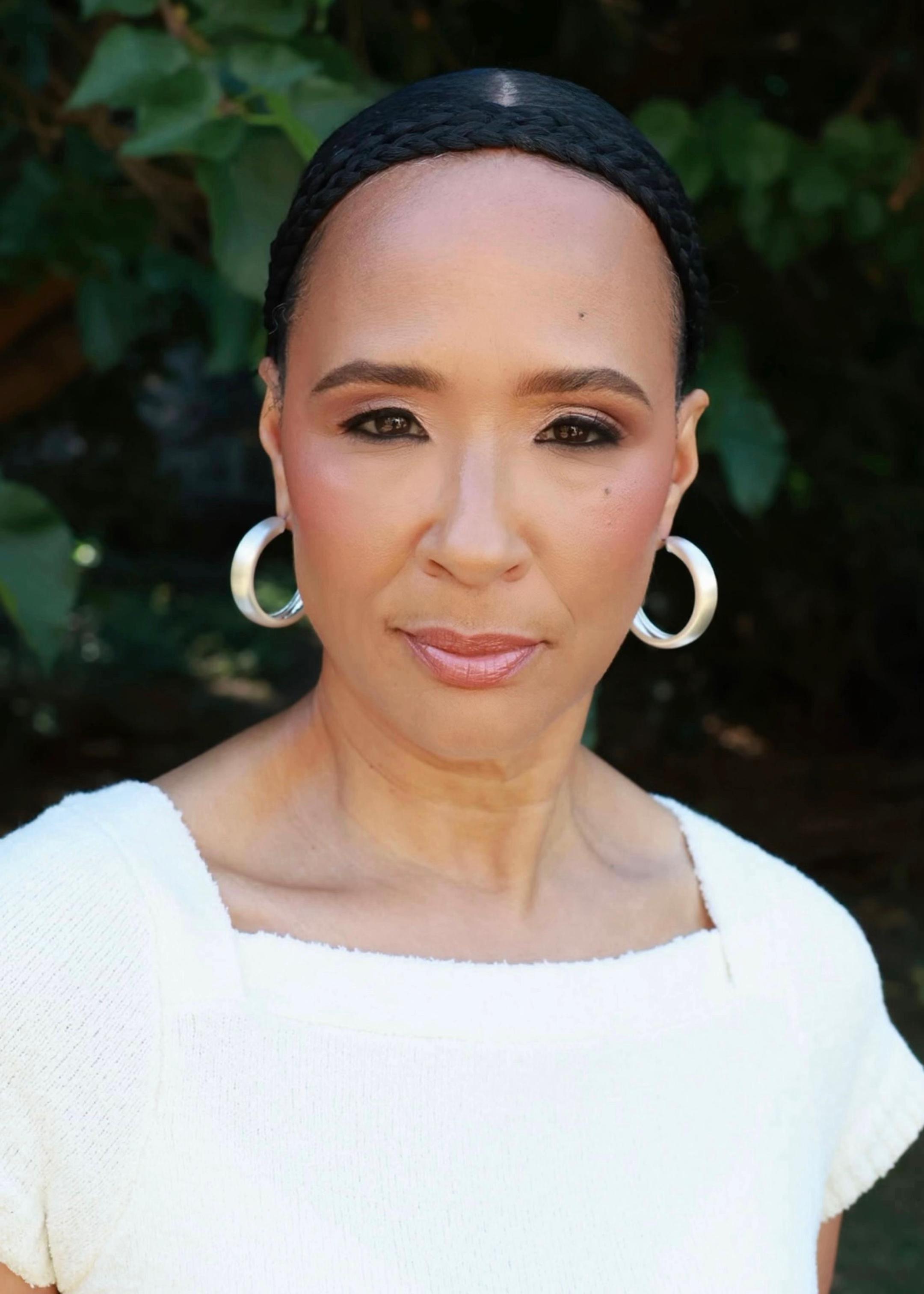 @Dionne Smith | Hair Stylist