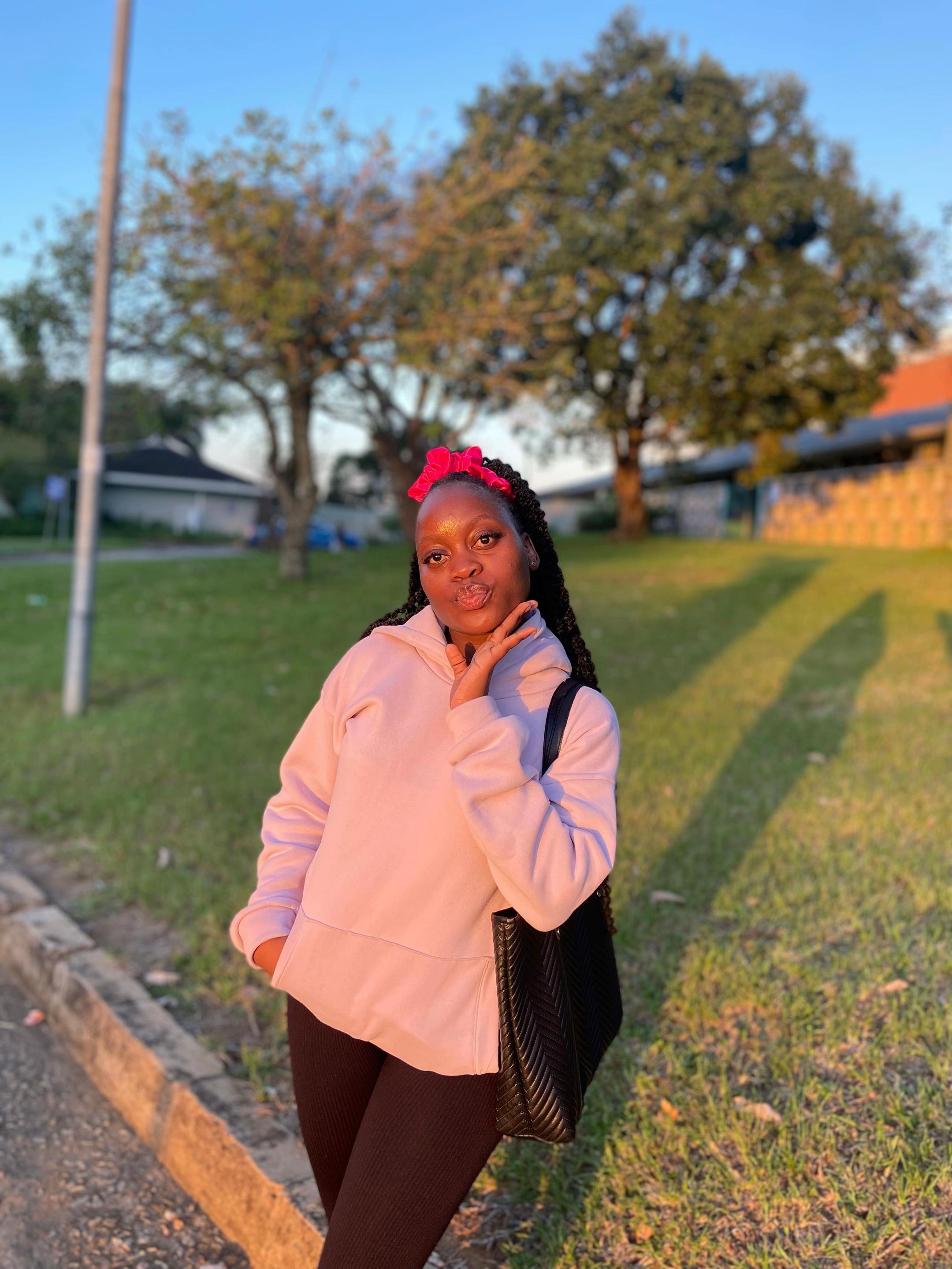 @Tsaki Mbombi🦋