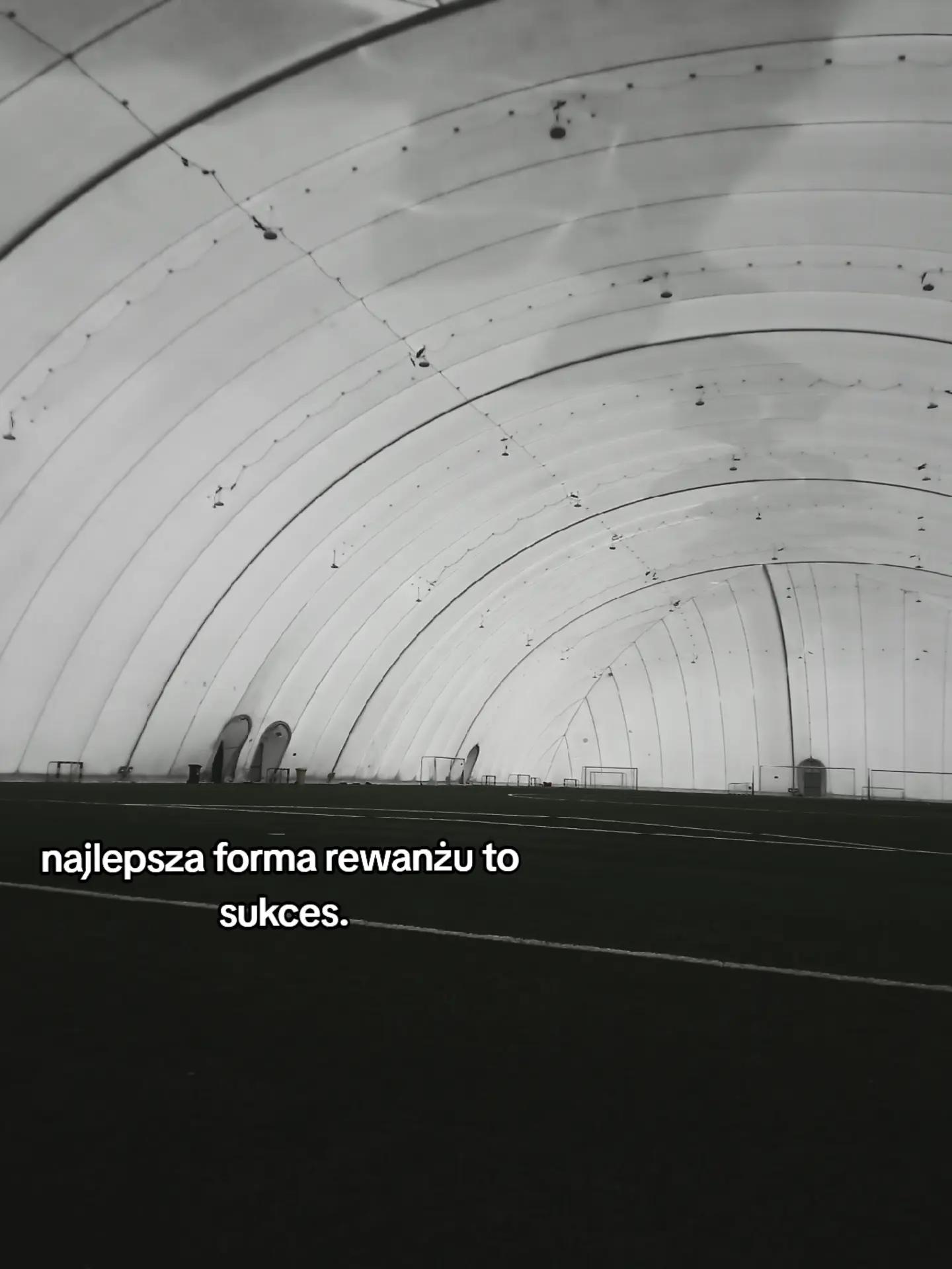 @wiktor7_