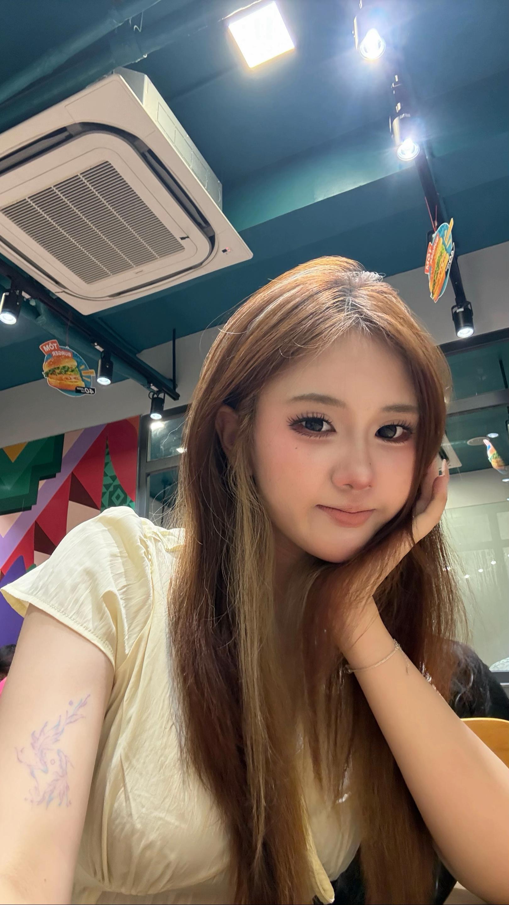 @Thảo vân lên xe anh!