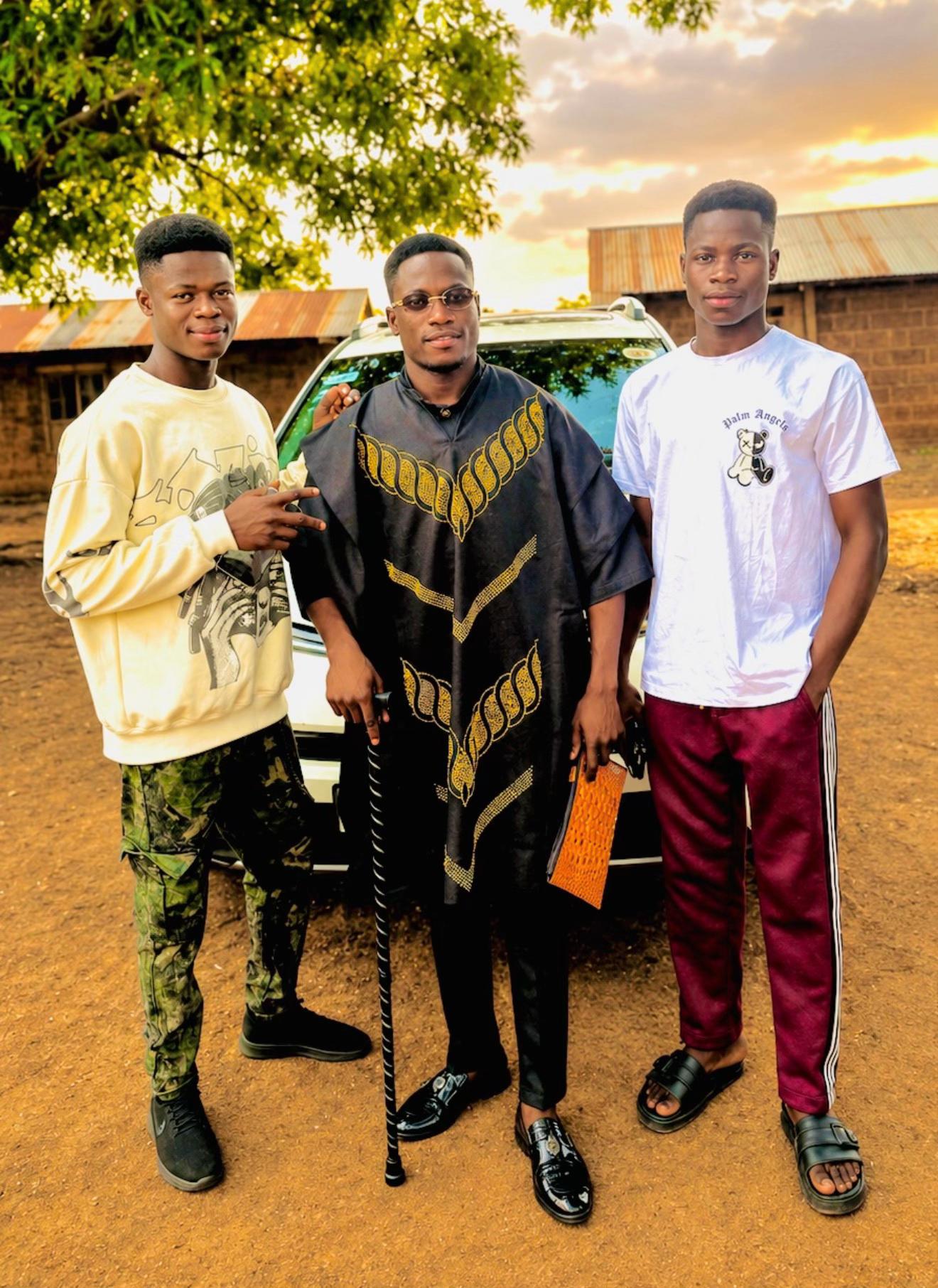 @HON SAVIOUR 🧳