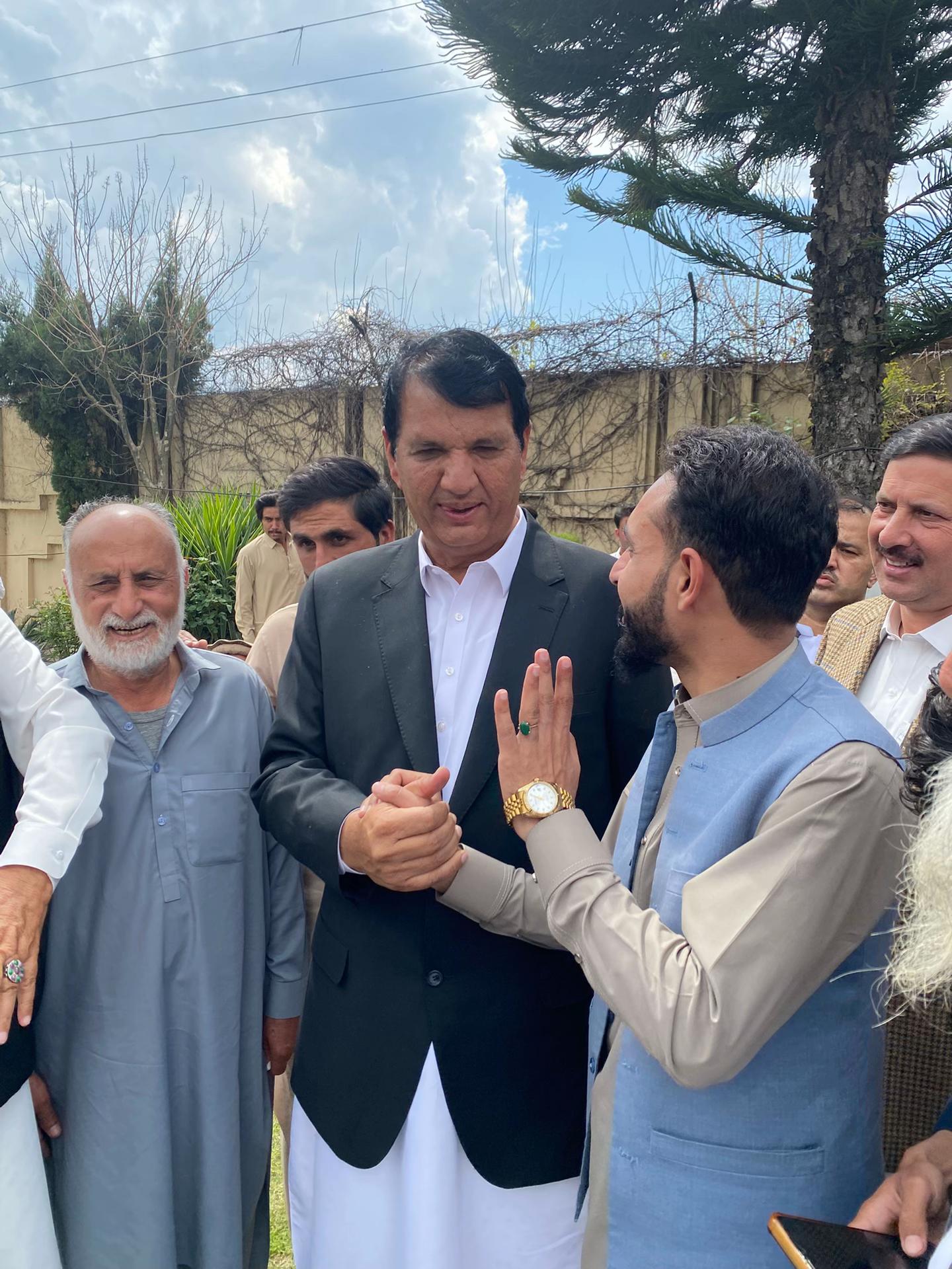 @لوانگین خان