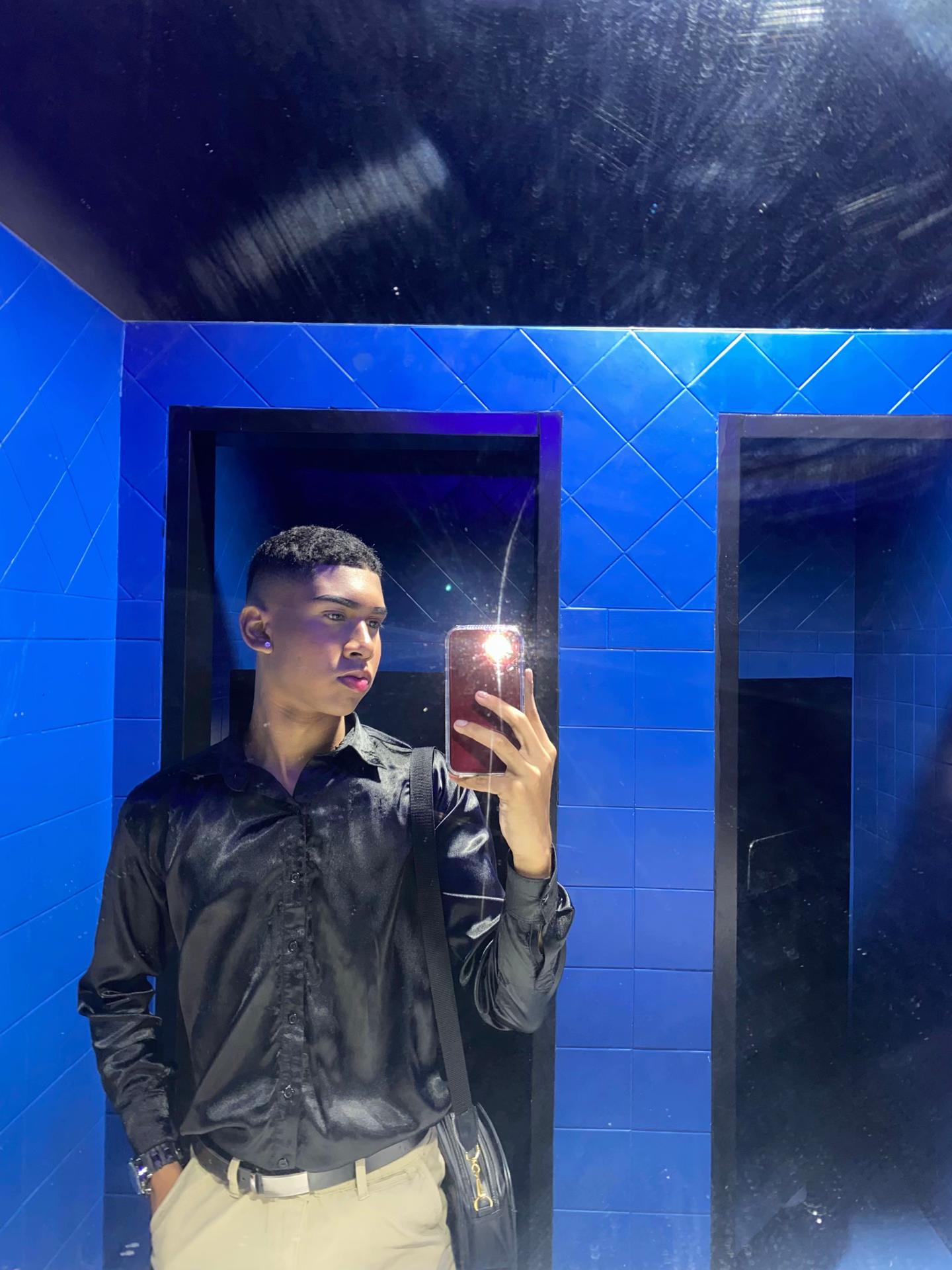 @️