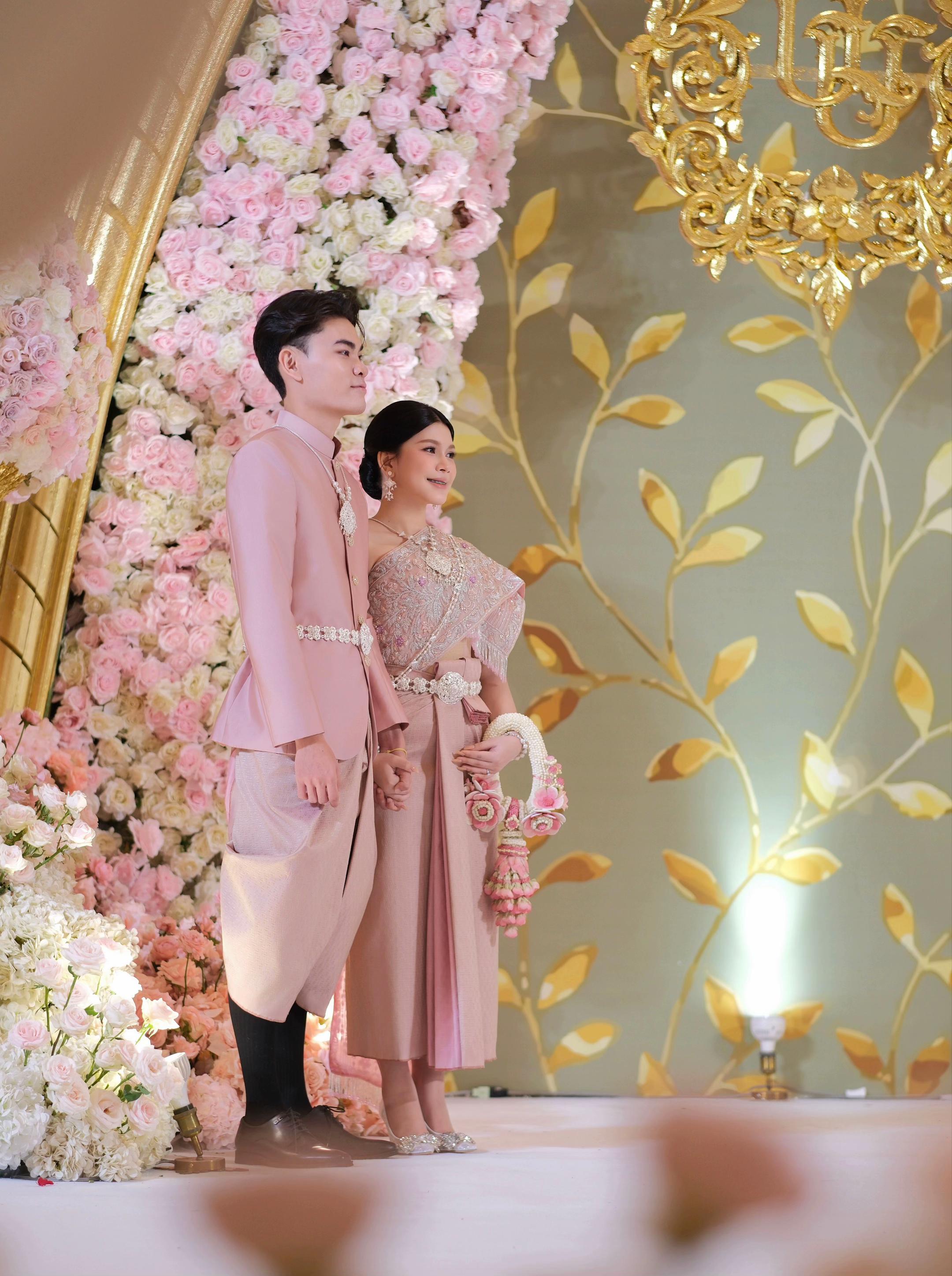 @អប្សរាទេវីហ្គោល