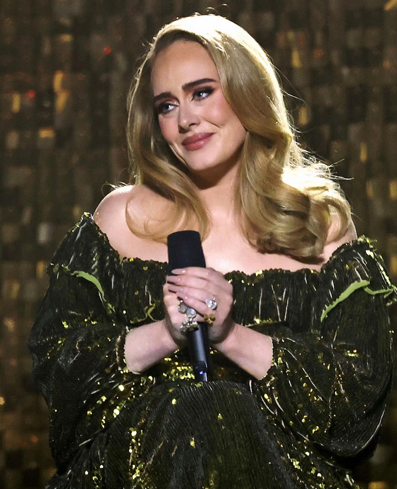 @ADELE🪐_fan