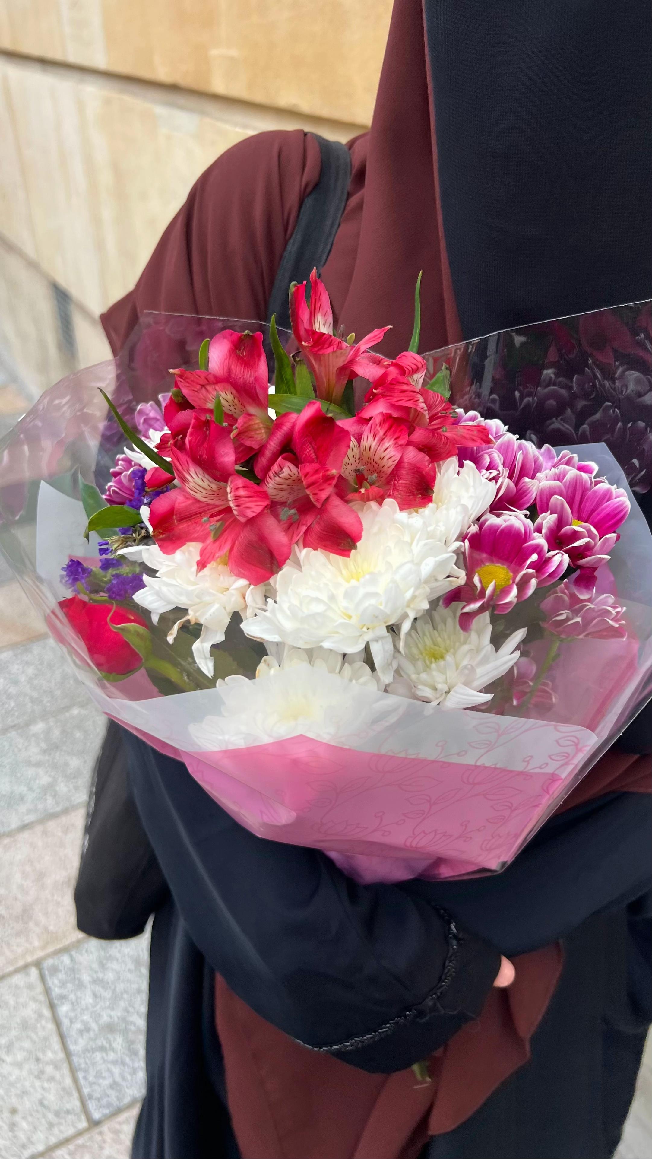 @UKHTZEE🌸
