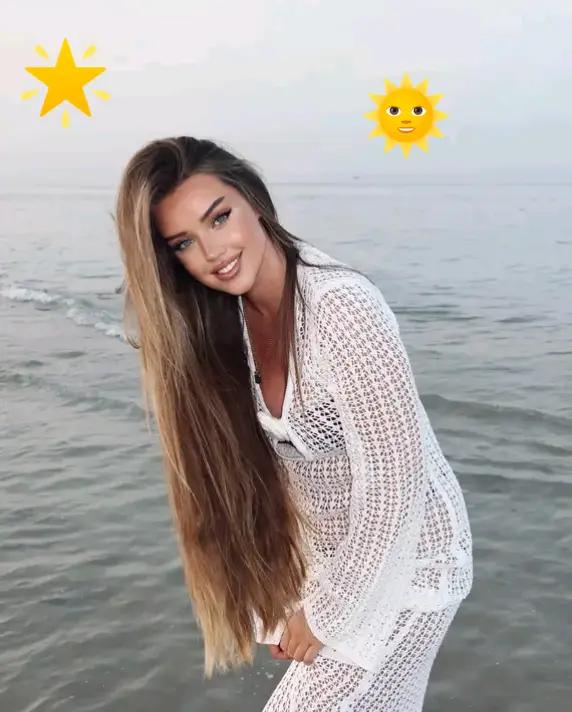 @LEYLA🍓🦋💫