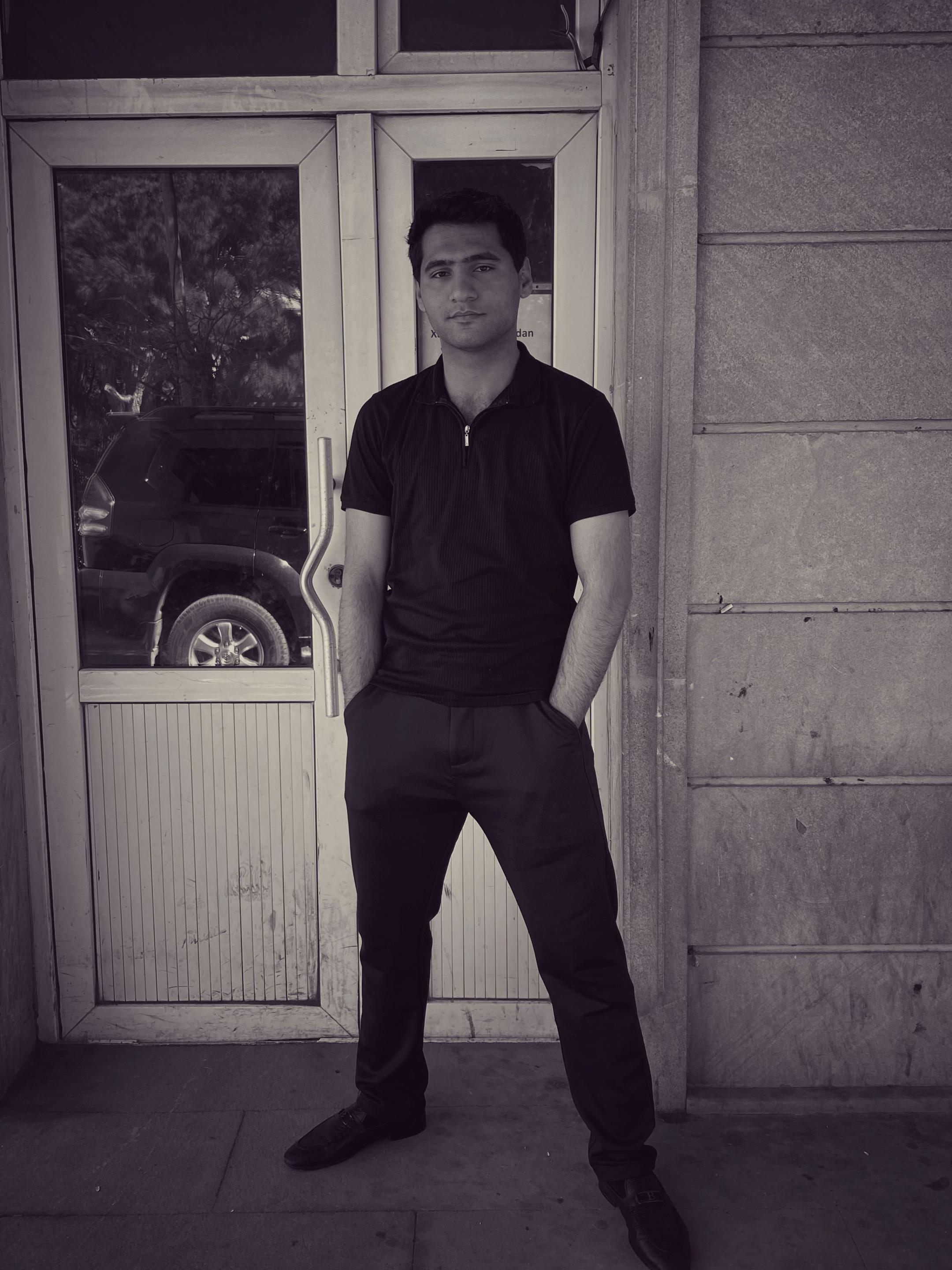 @R | N