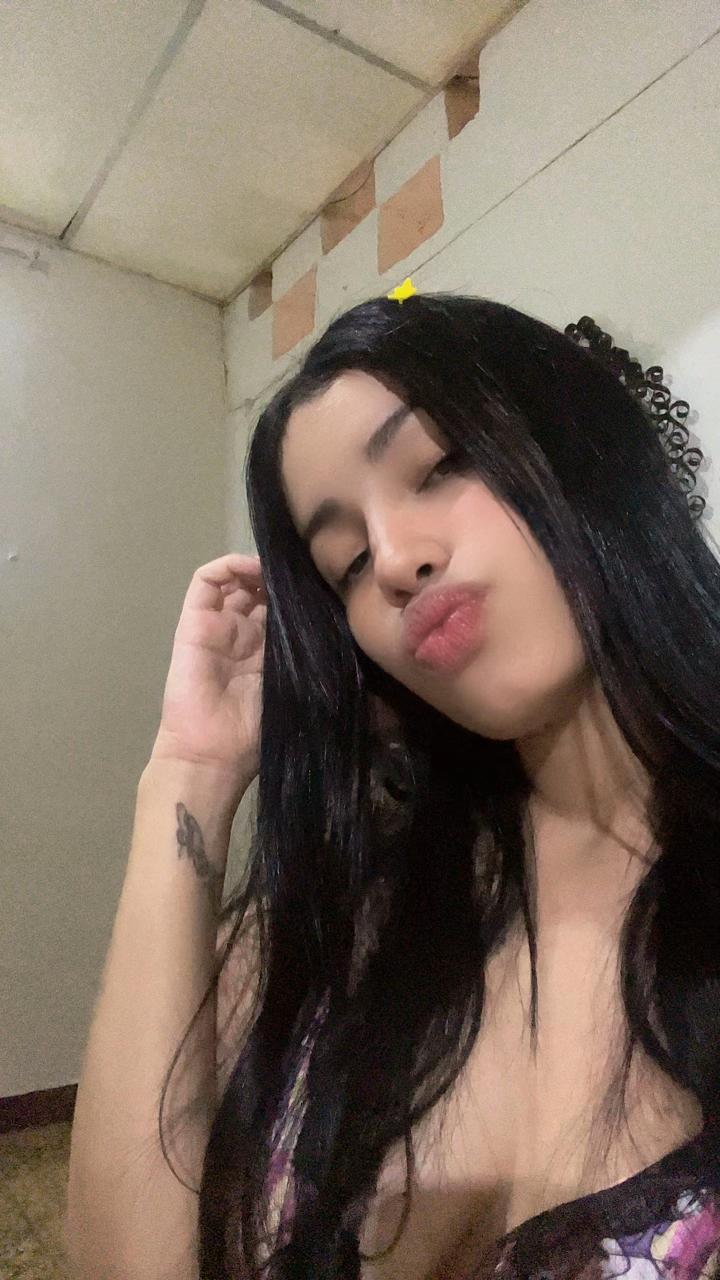 @🦦