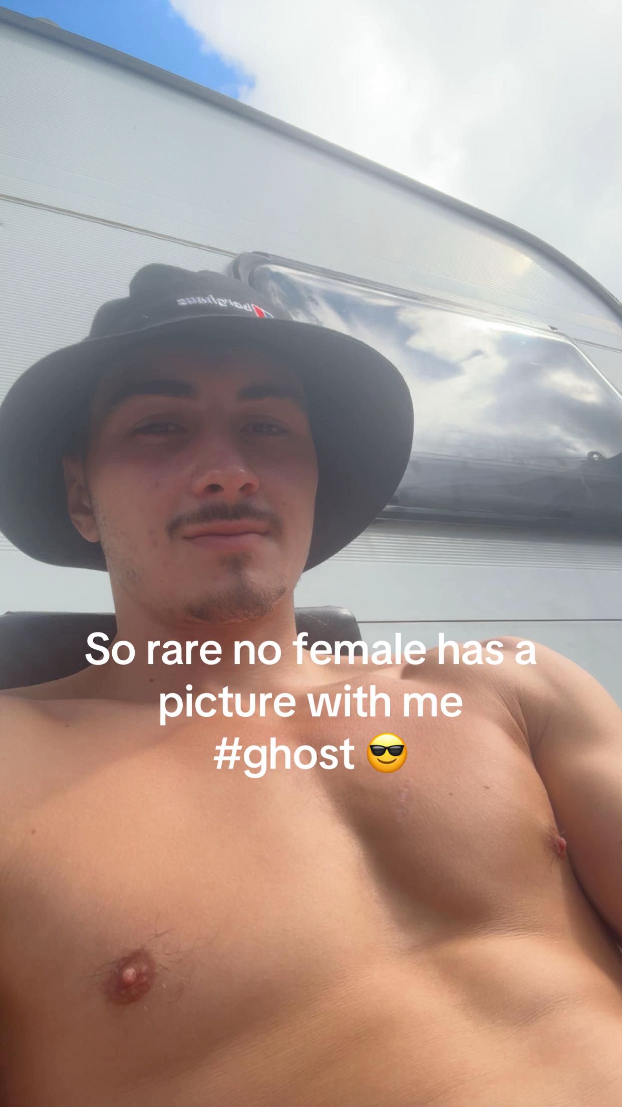 @J👀🤑
