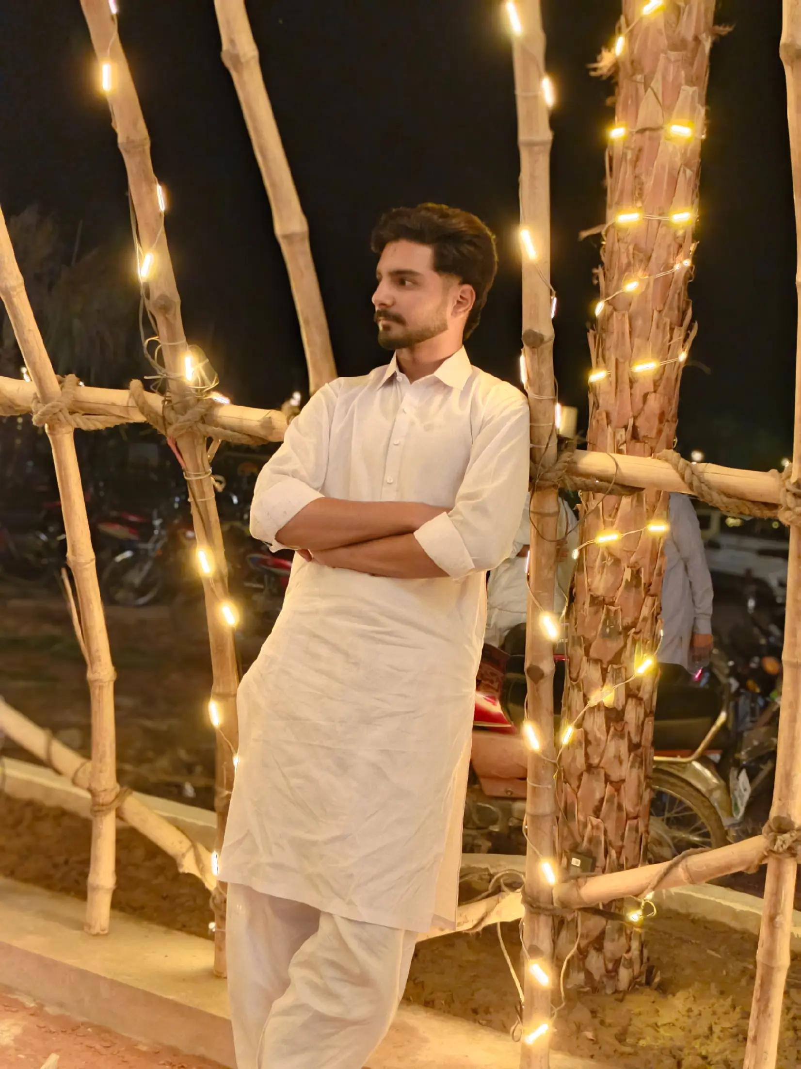 @𝗦𝗵𝗮𝗻𝗶 🚩