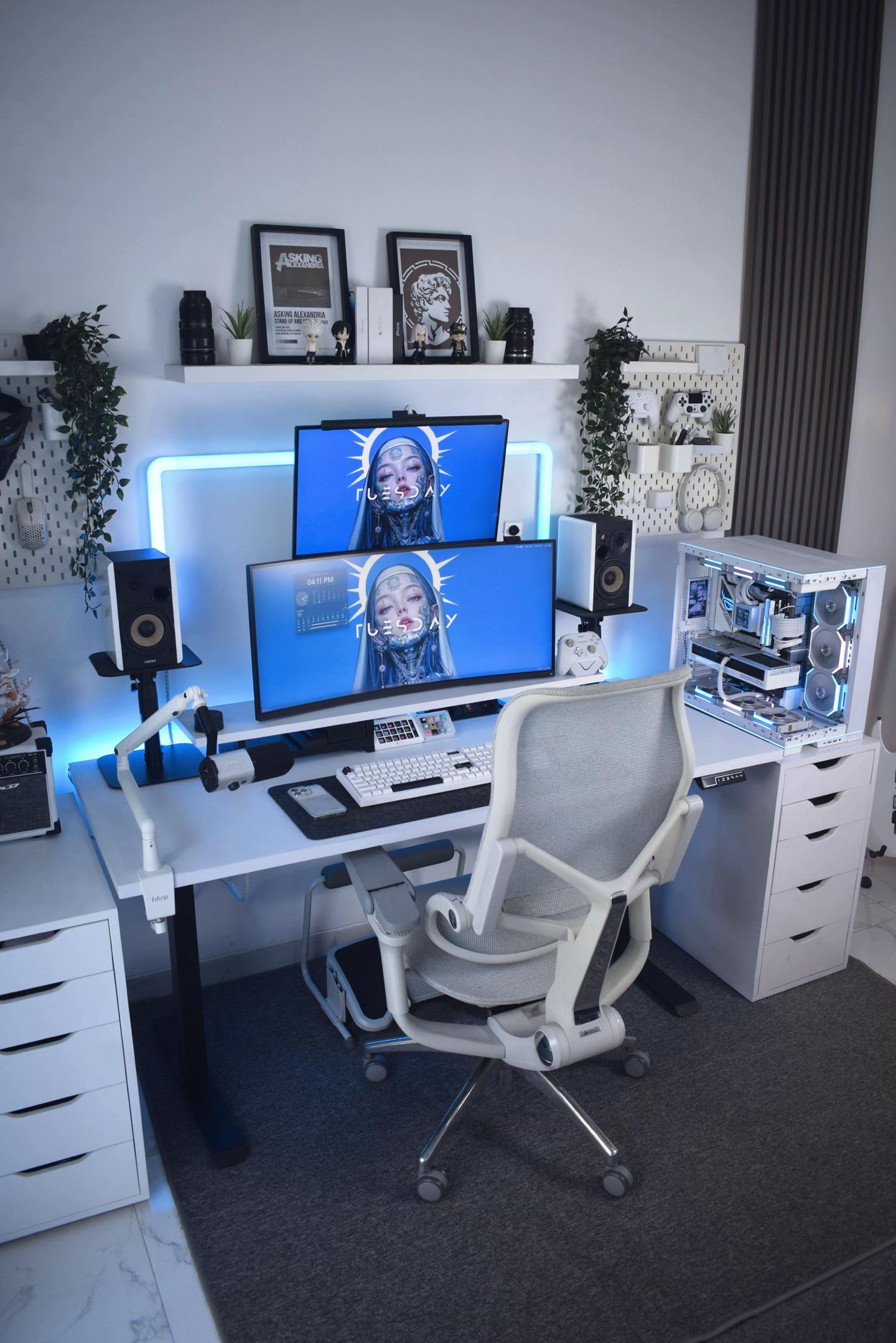 @Rheus | PC Desk Setup