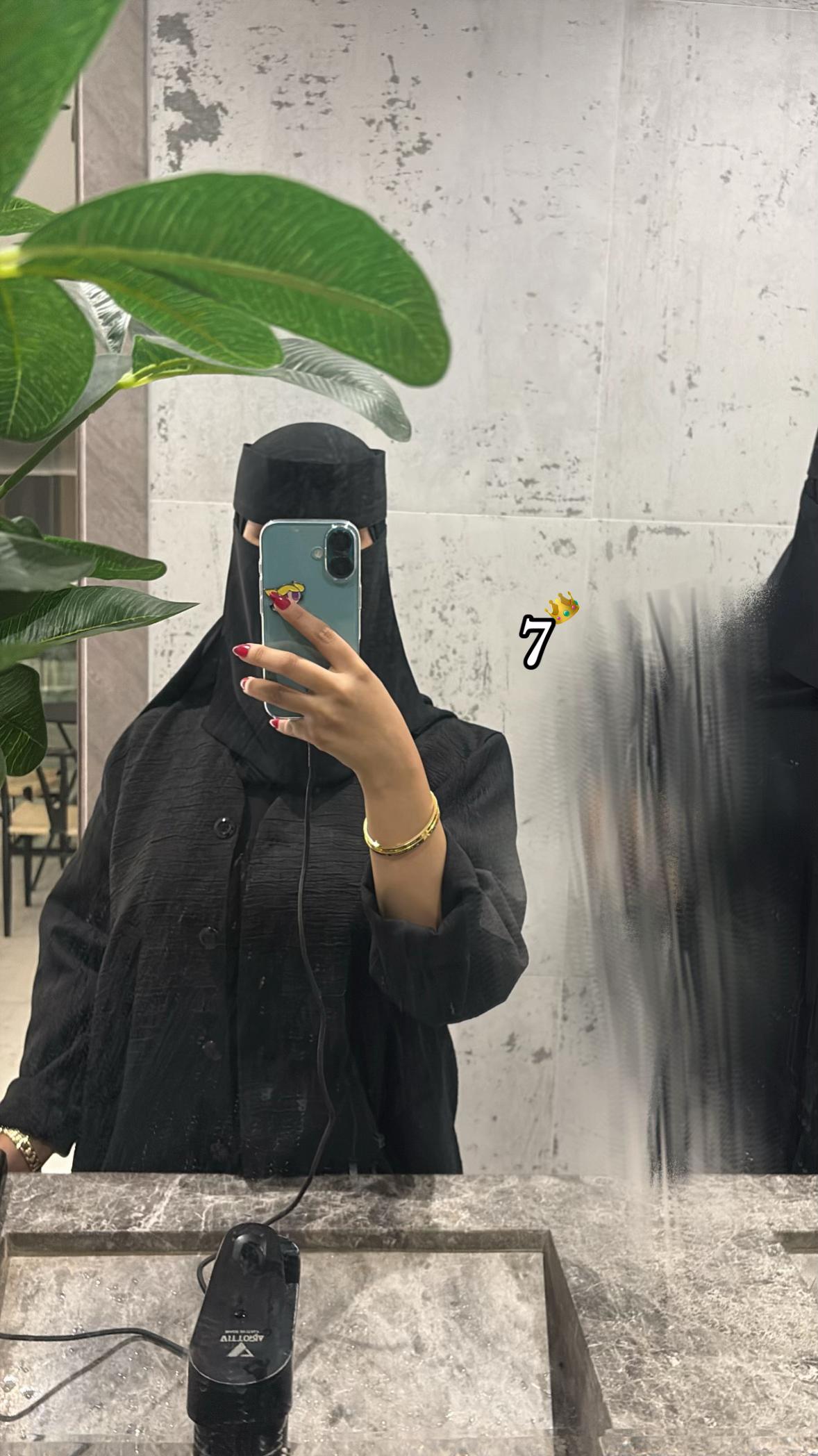@𝟚𝟘𝟘𝟜