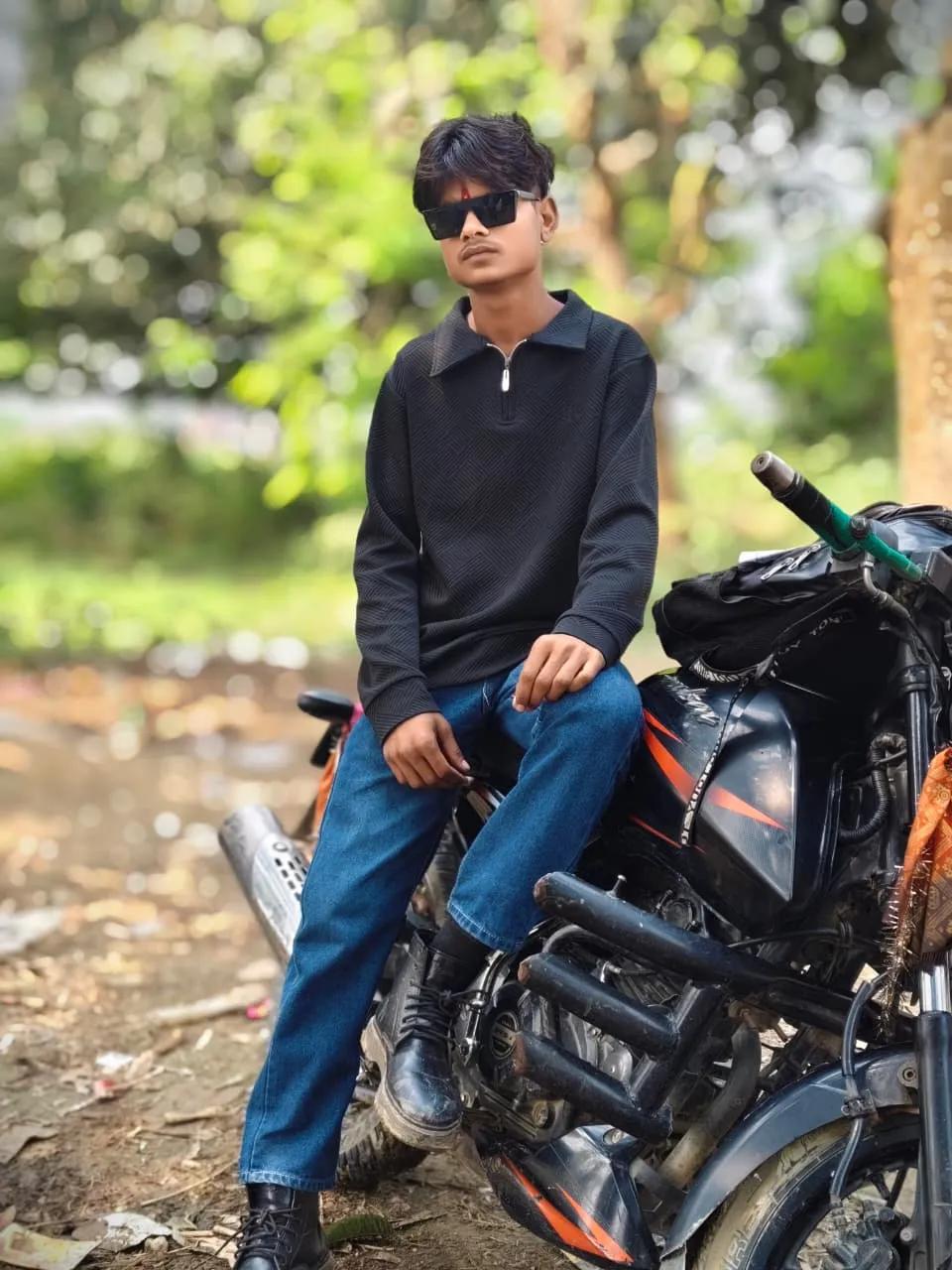 @bhusan Kumar ❤️🫶🖤