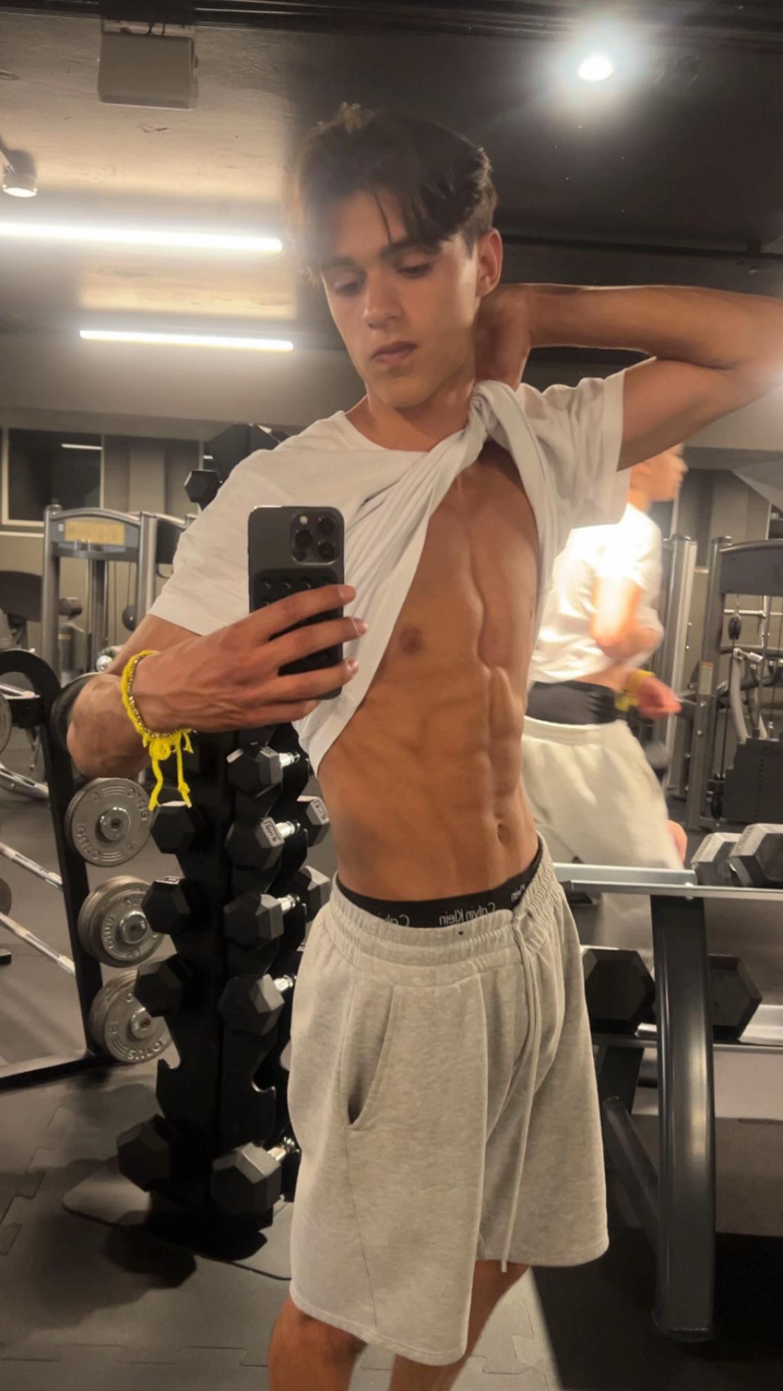 @H4J3M🧬