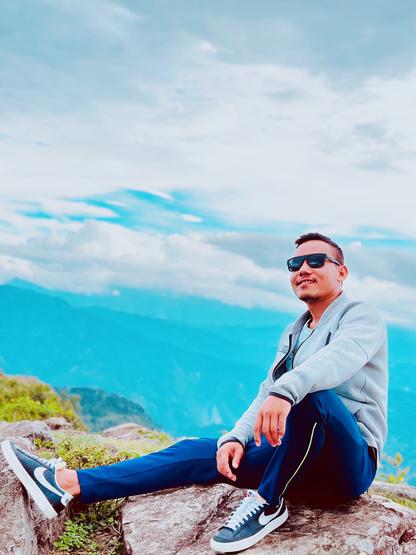 @DJ मेघ लामा
