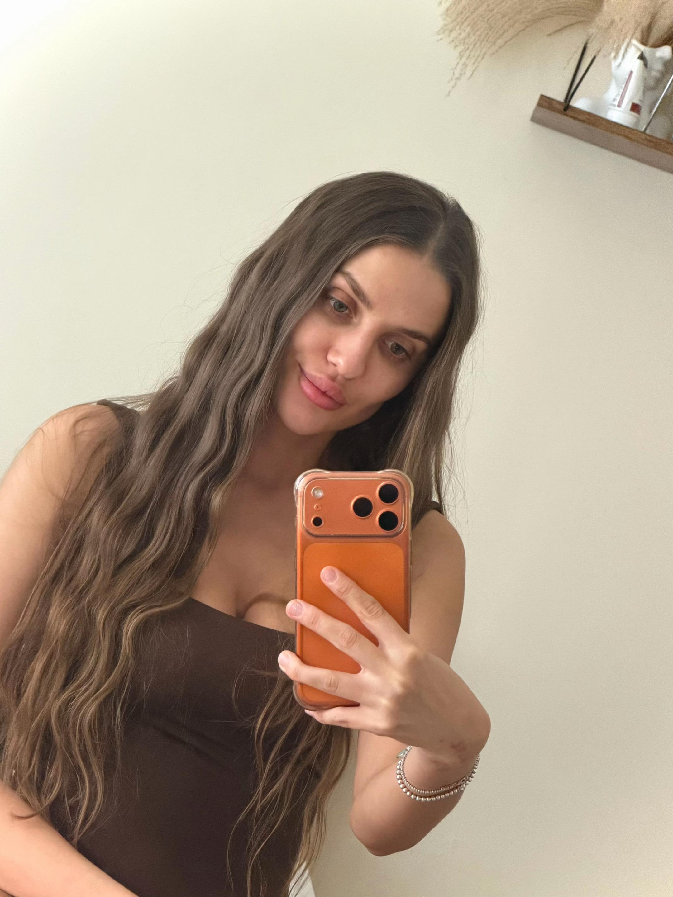@Ella_001