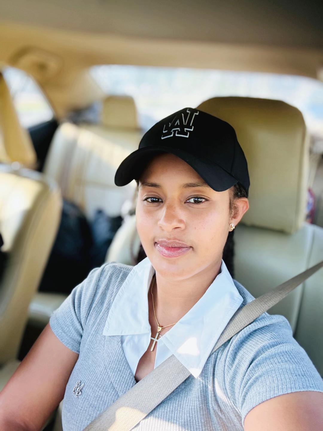 @Bella (እ-ኑ)