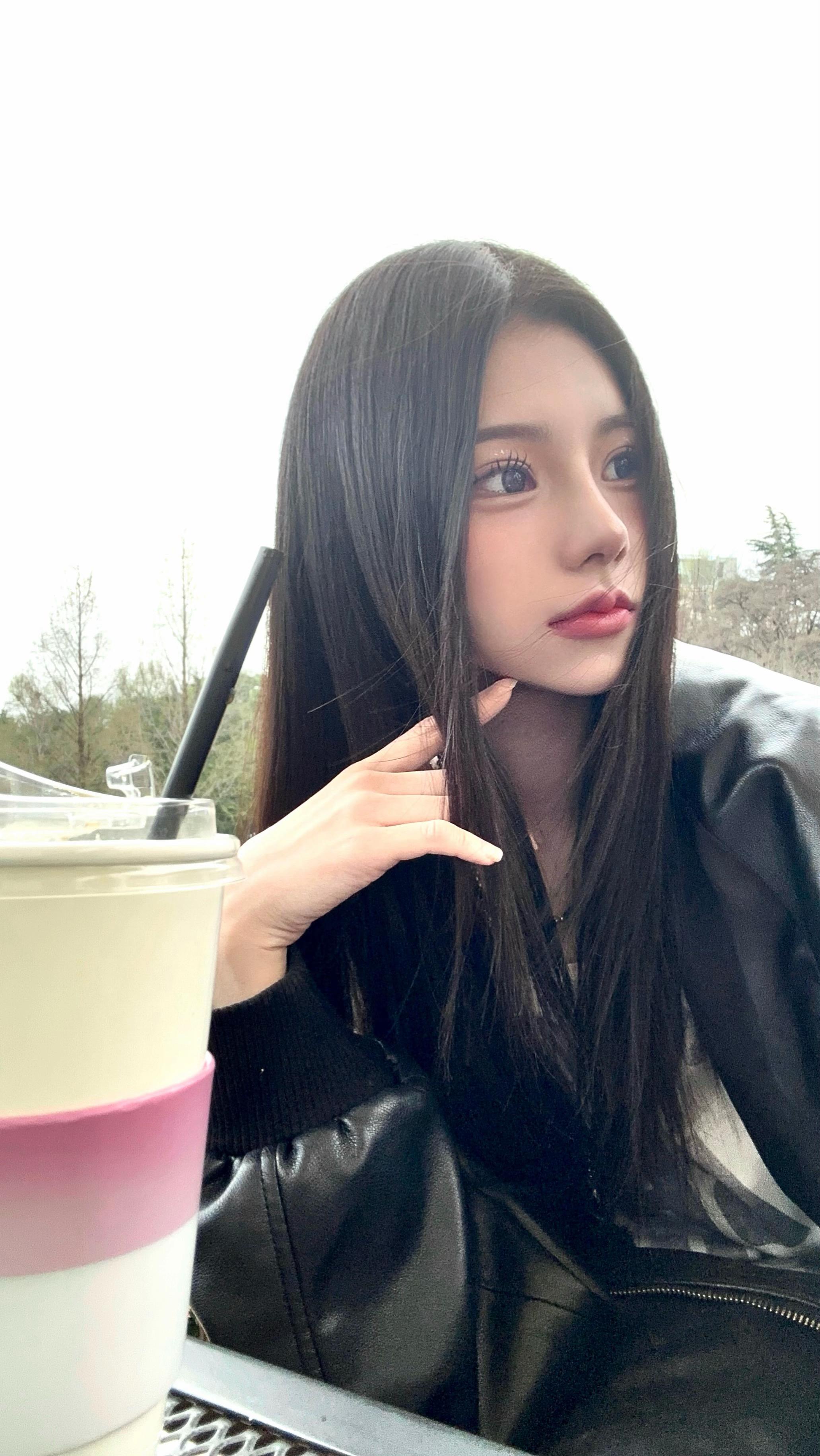 @윤수빈