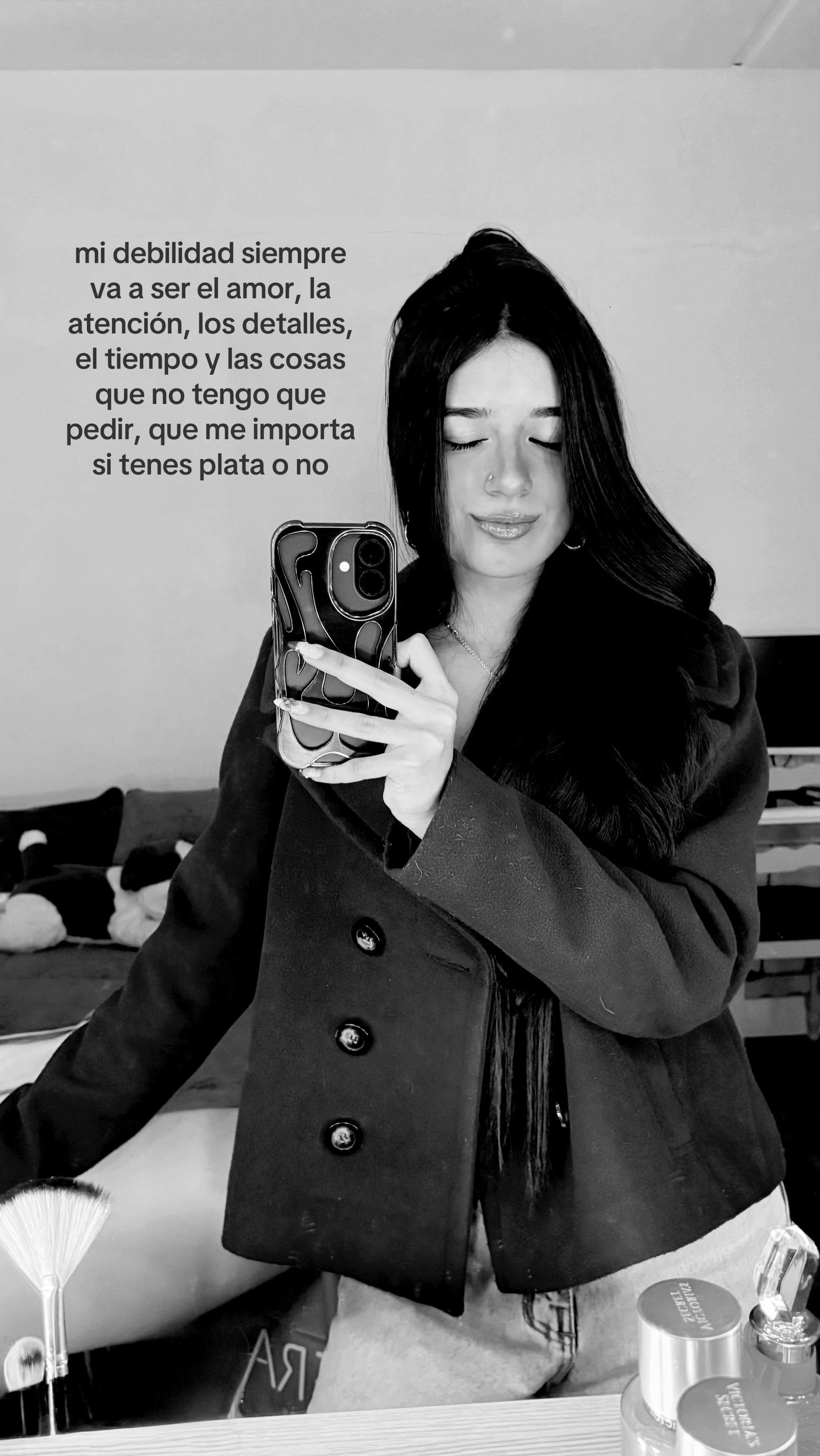 @𝒱𝒶𝓁𝓊 🖤