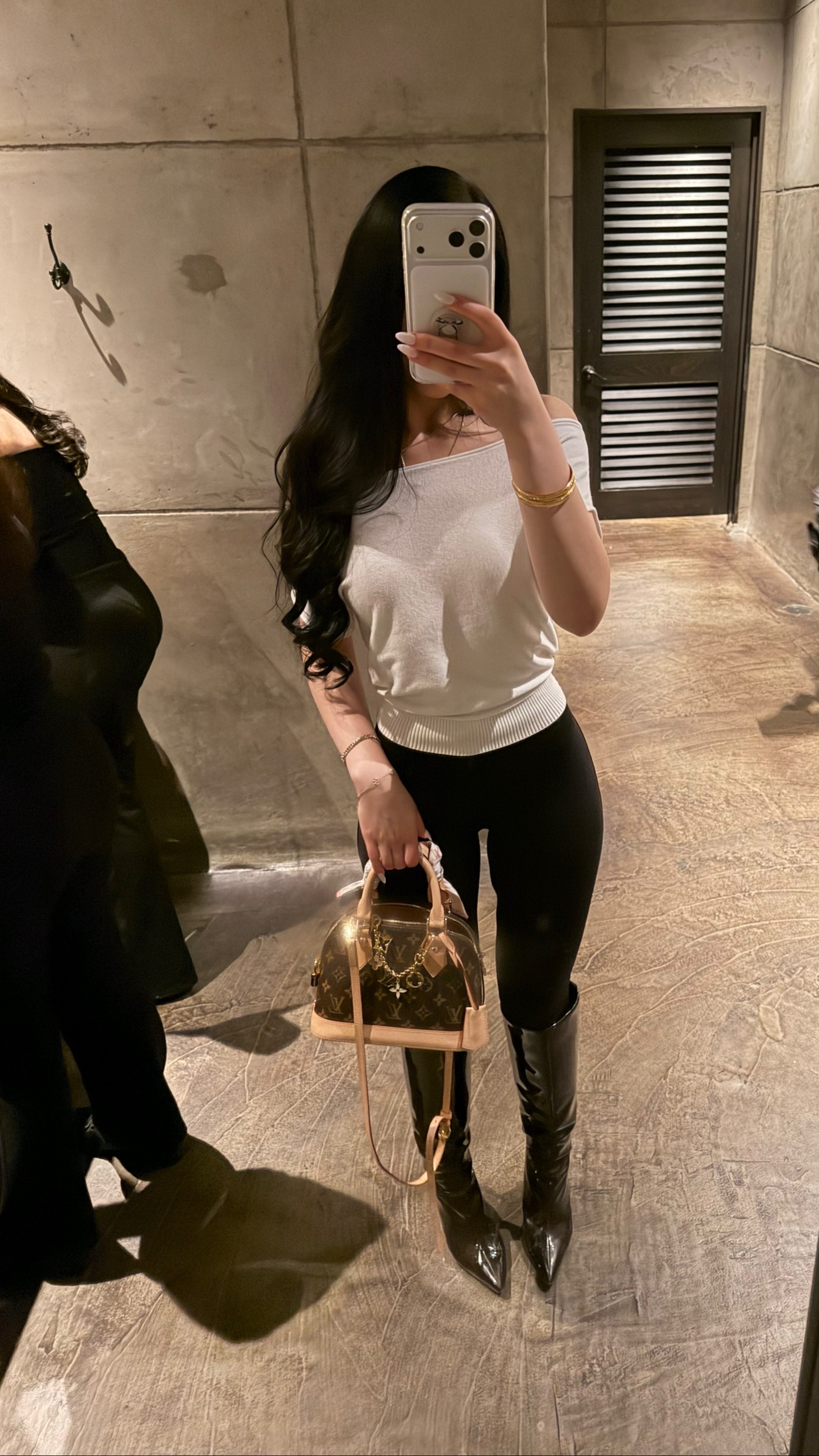 @JewelsM