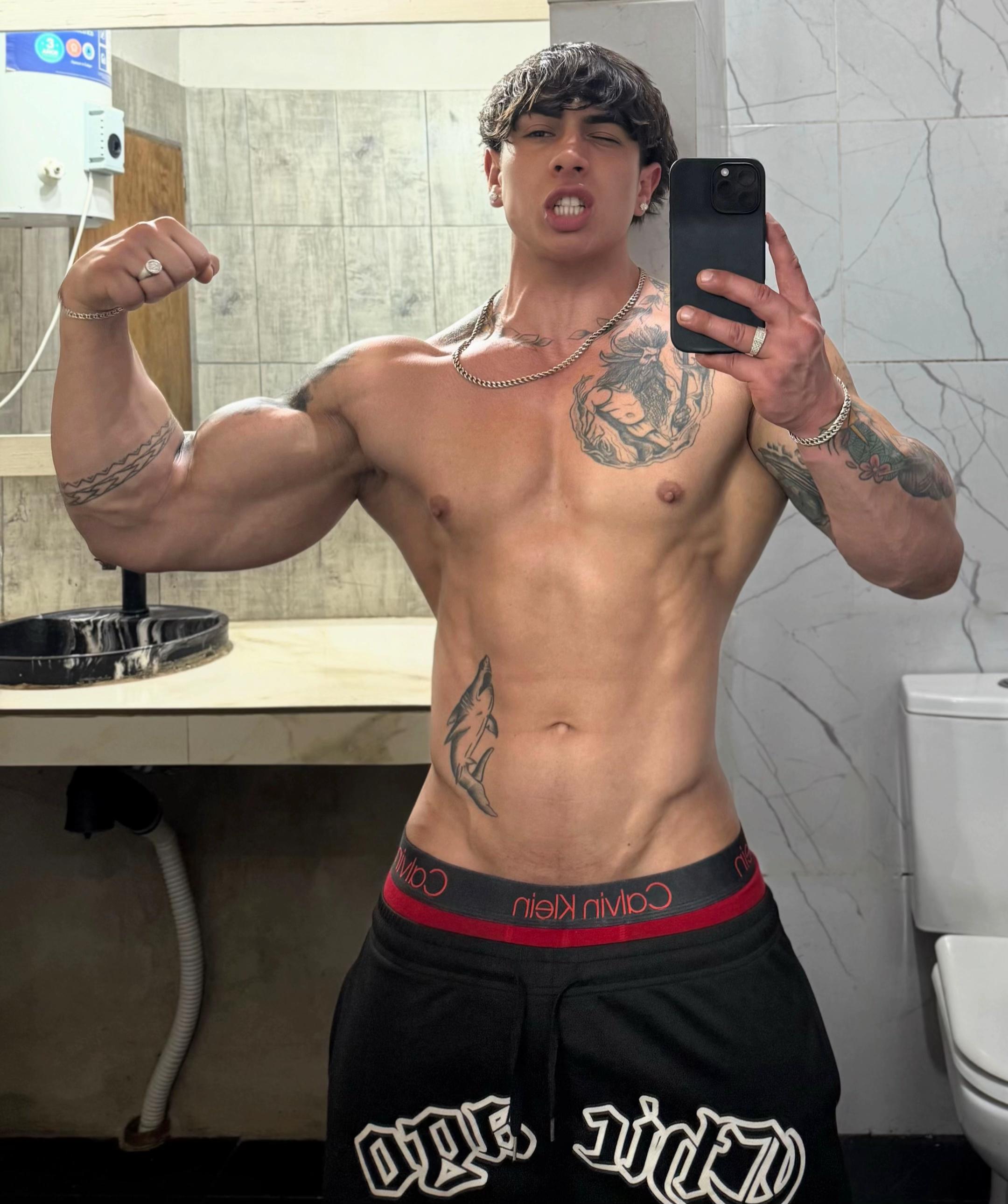 @Nicol&aacute;s