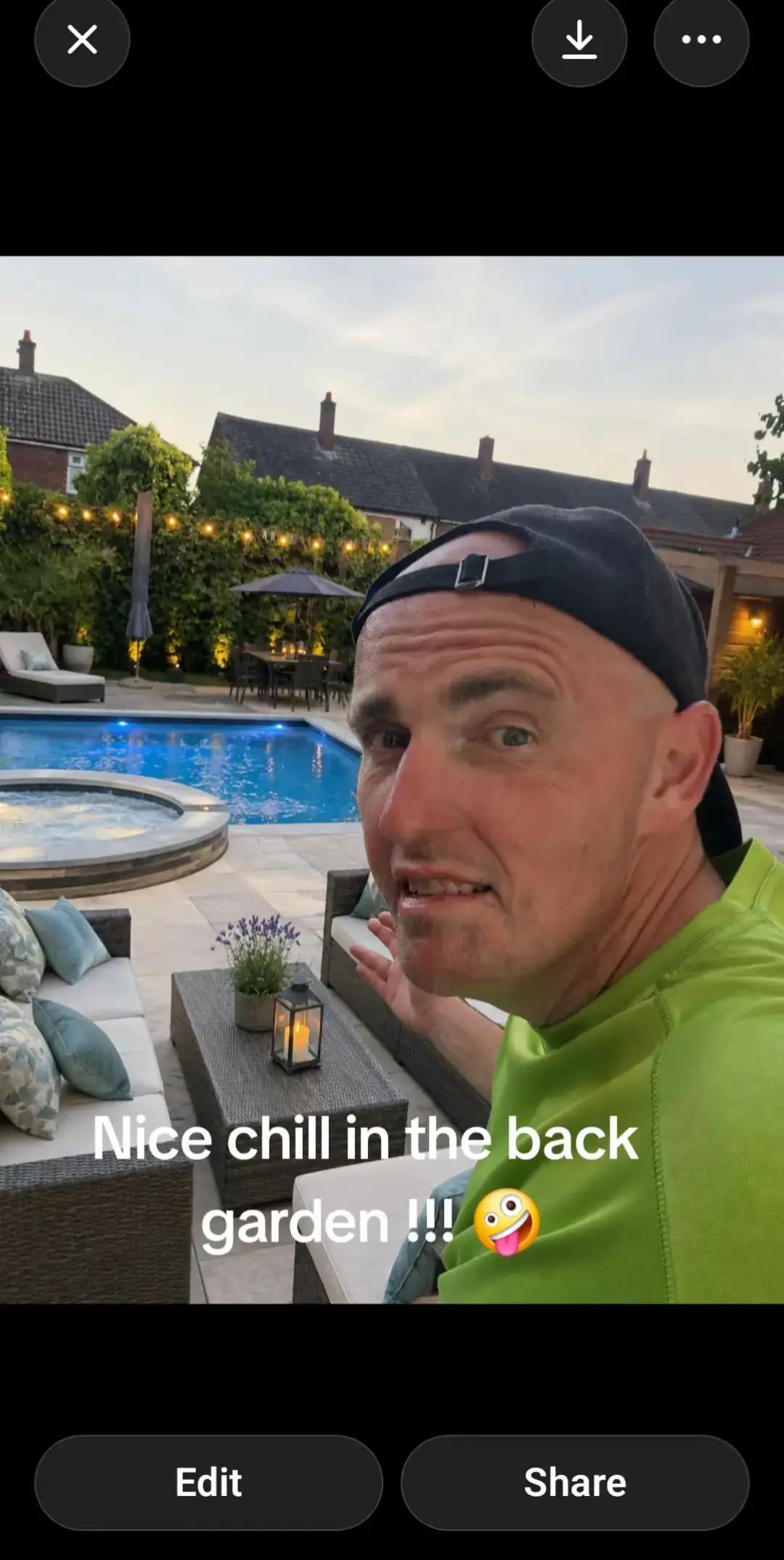 @Genuineseansaundersworld