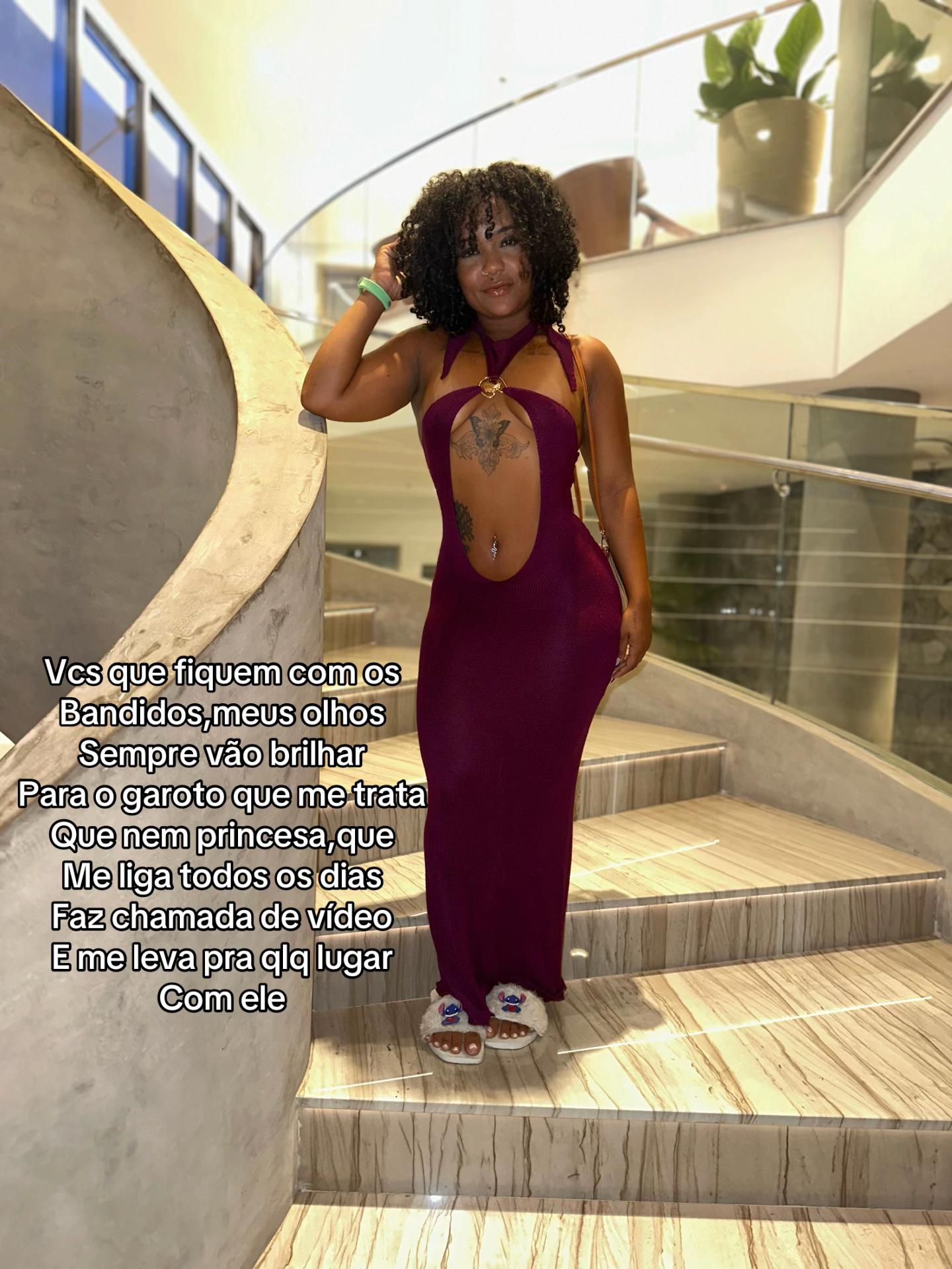 @Vickybrito A preta rara🧜🏾&zwj;♀️