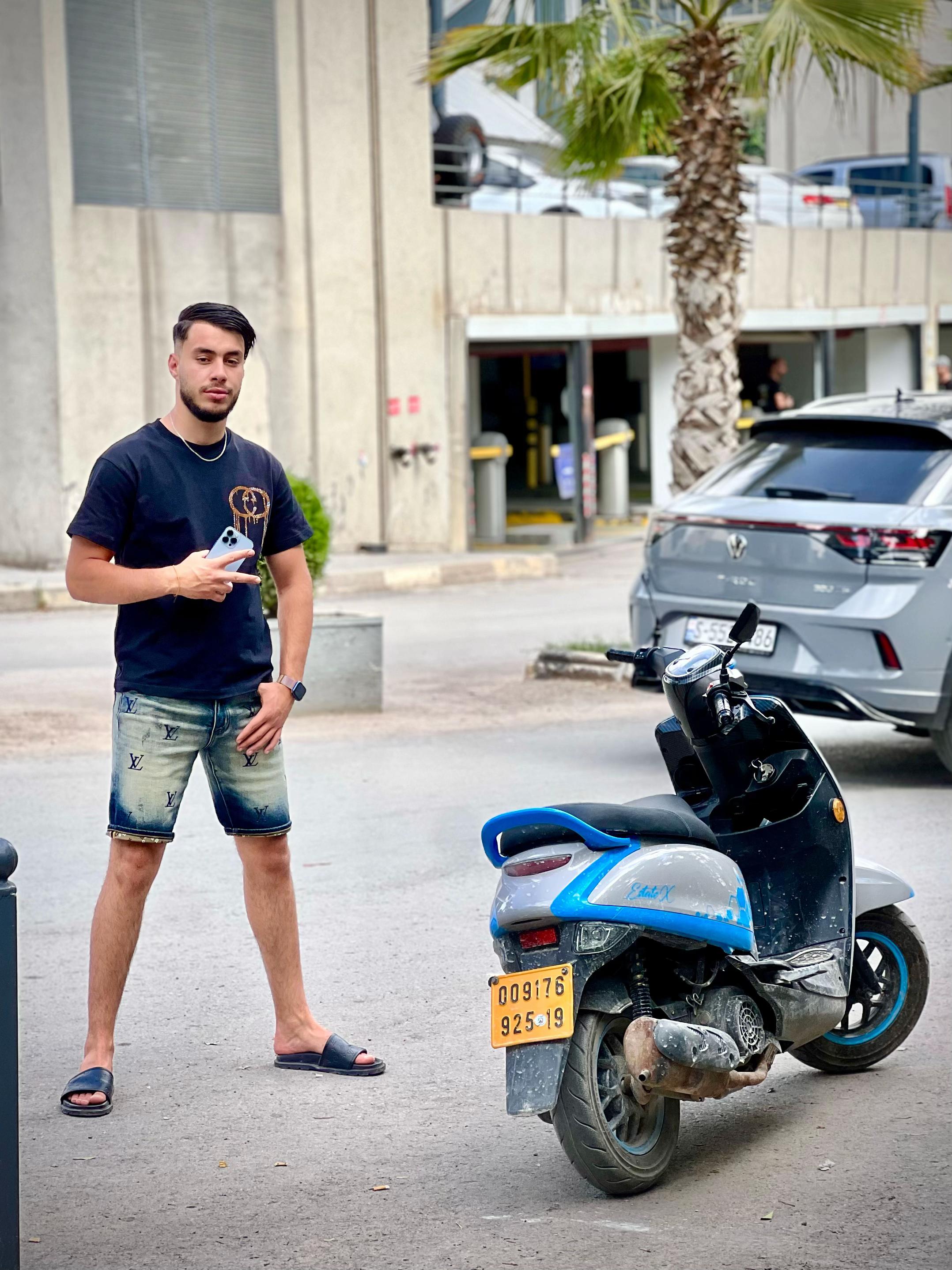 @younes.phone_19