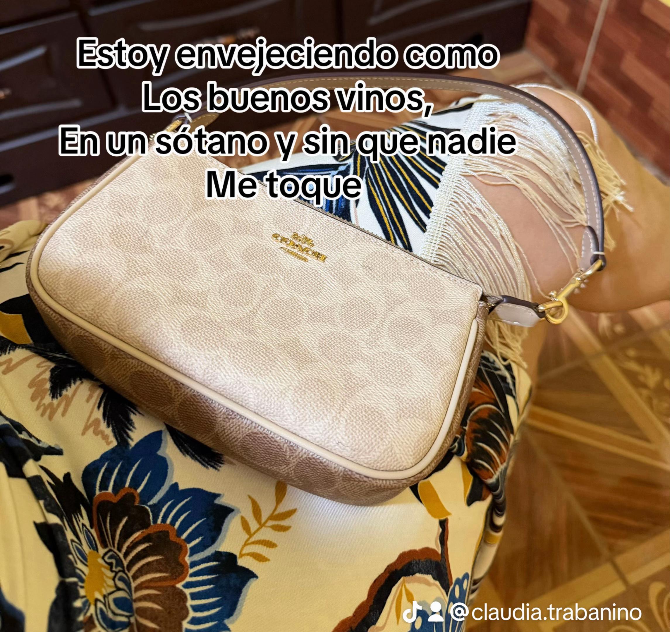 @Claudia Trabanino🦋