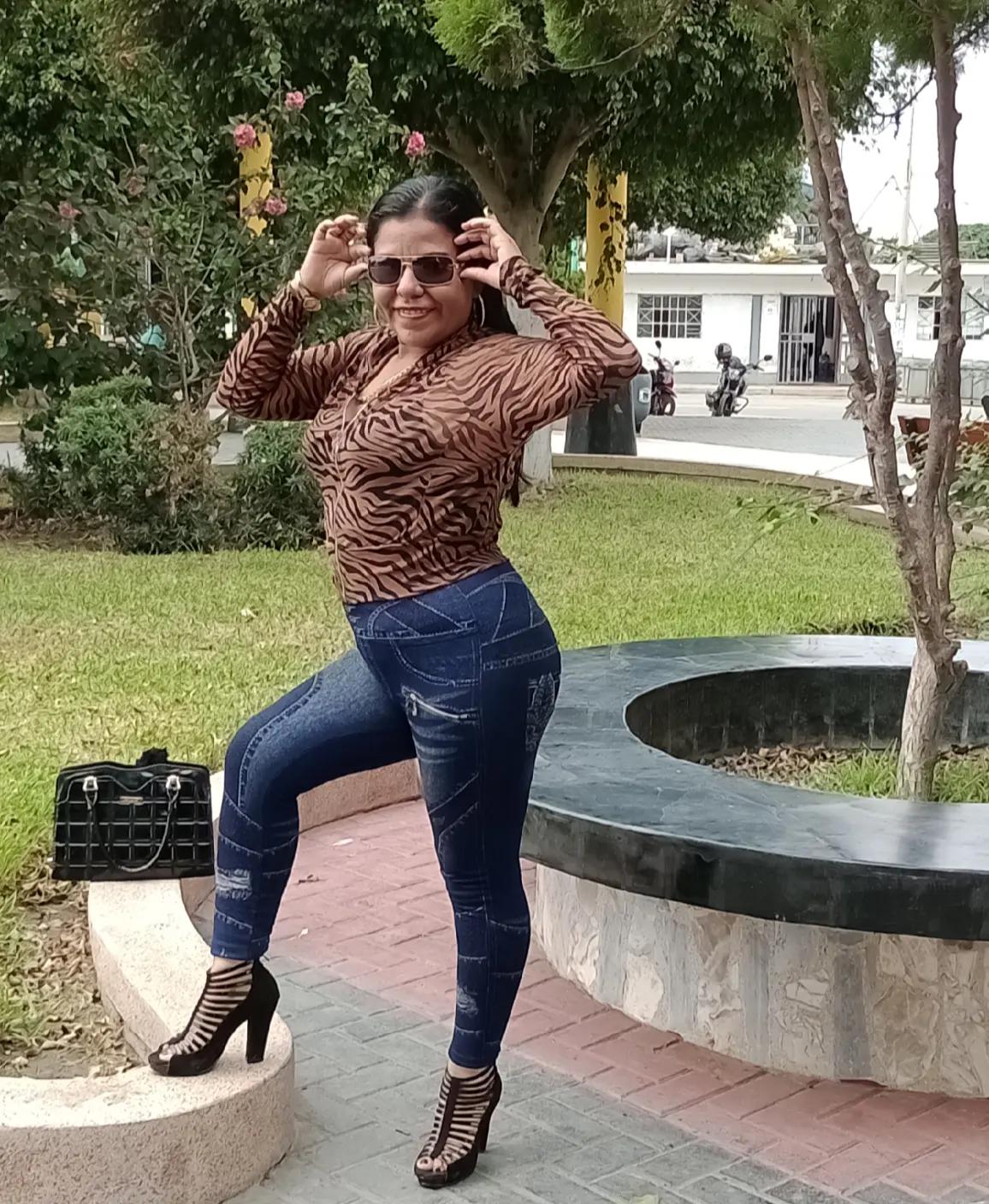 @CARMEN ROSA LEONCITA SOLTERITA