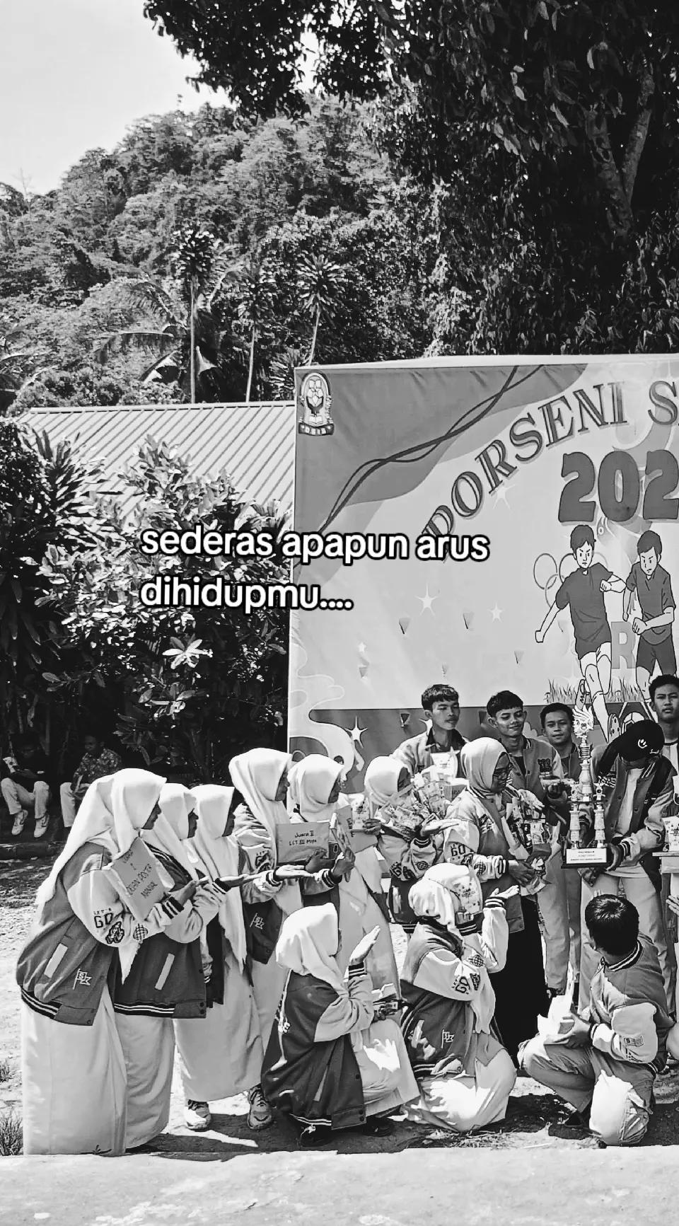@XII MIPA 1 udh lulus