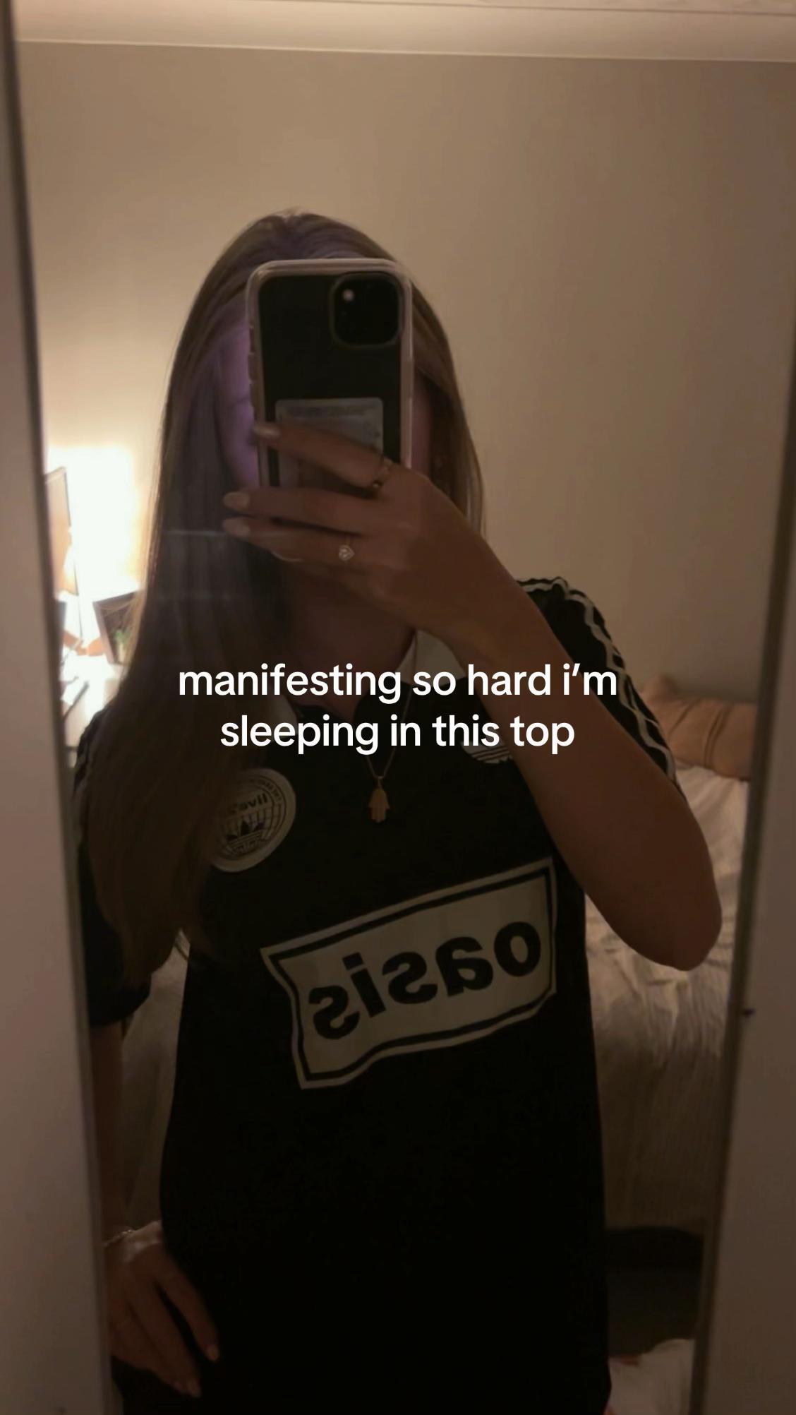 @𝐄𝐕𝐈𝐄🍸