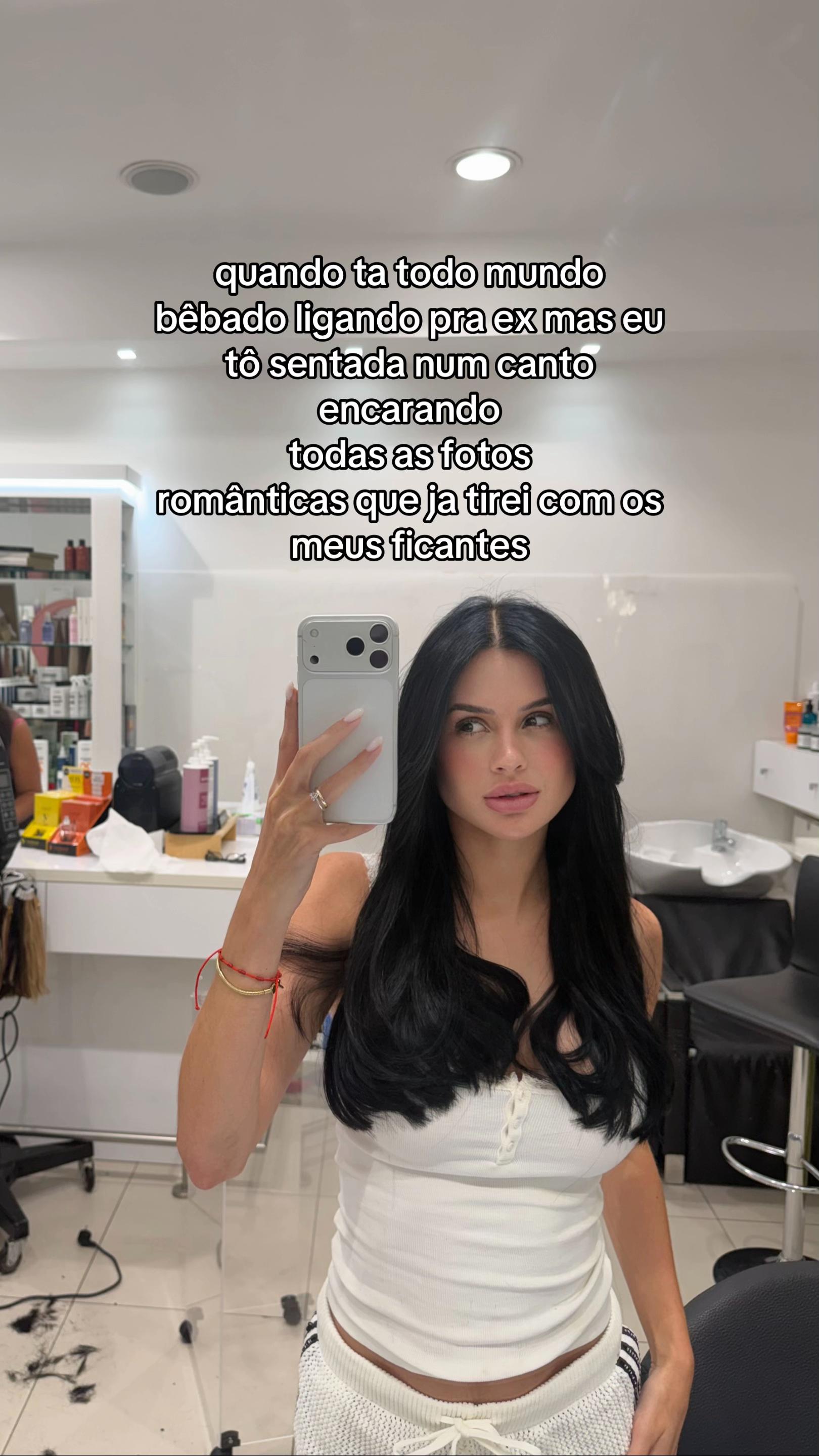 @Vitória Silvestre