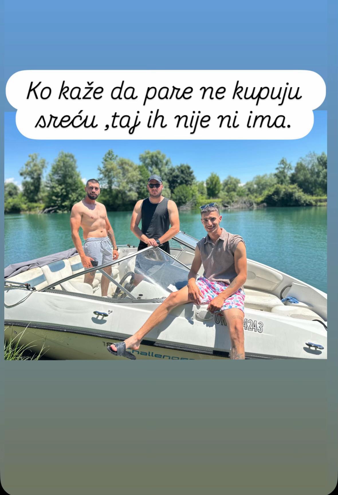 @milosmicov