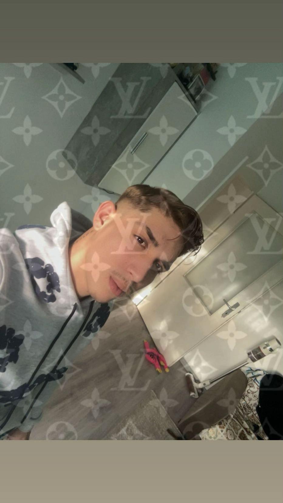 @𝐄𝐥𝐯𝐞𝐫_𝐟𝐢𝐥𝐢𝐩𝐨𝐯
