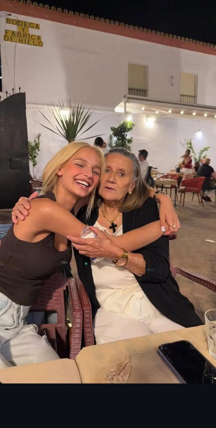 @Alejandra y carlota