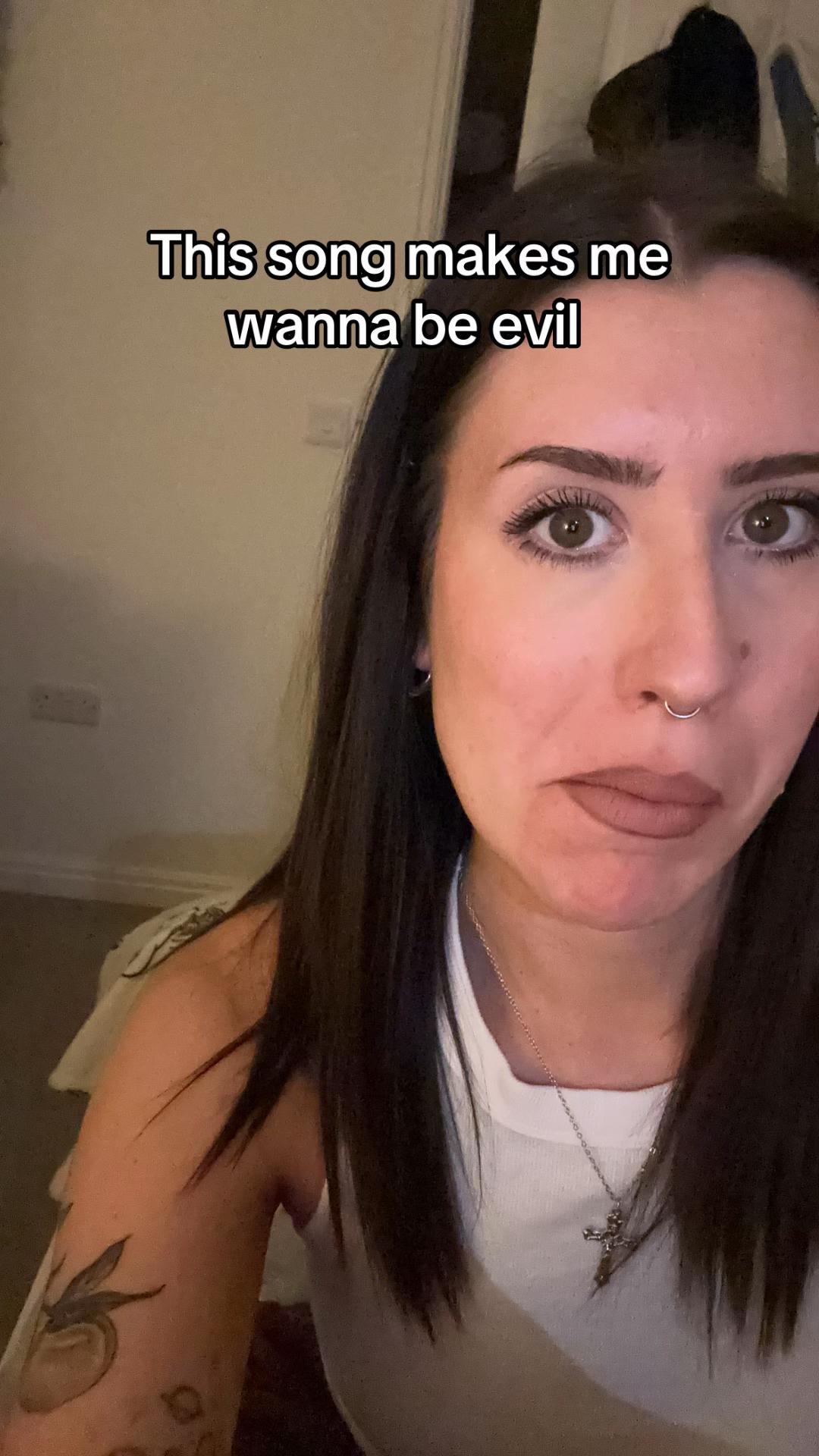@Erintatts