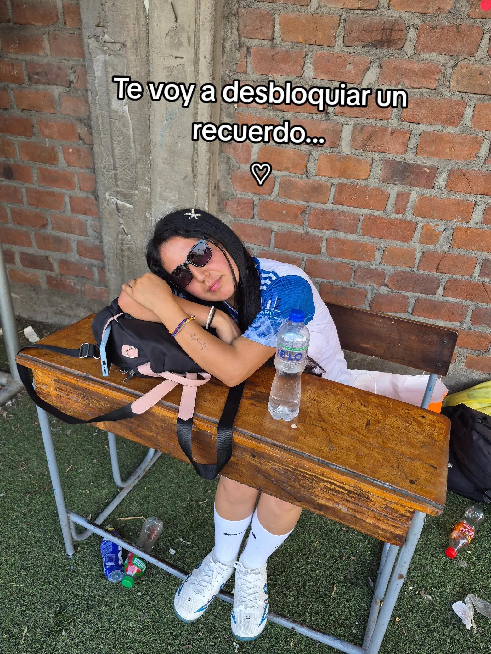 @Ni&ntilde;a de la sonrisa. te sigue