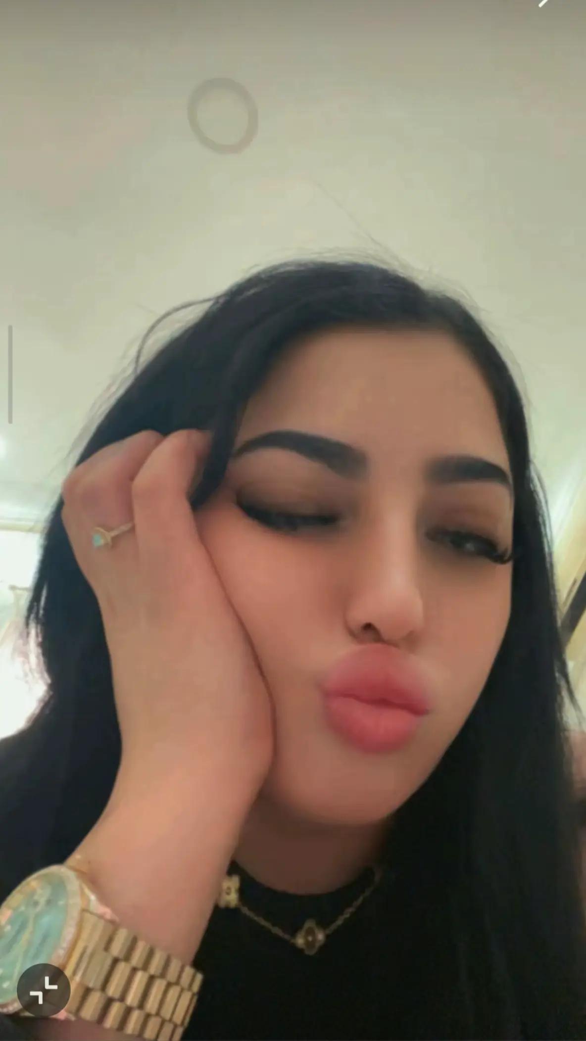 @بنت الحاج🤑👑