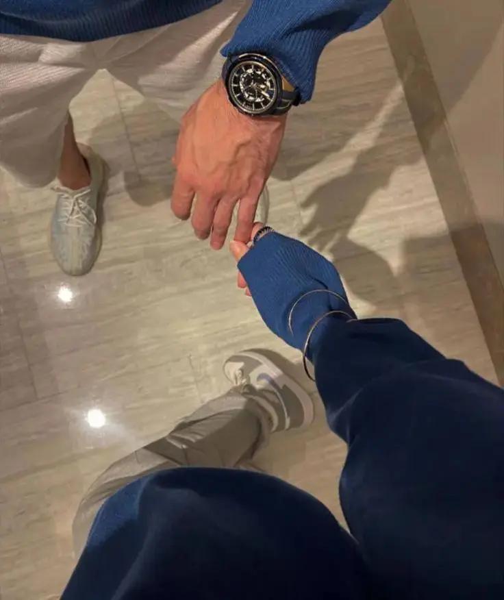 @𝐀𝐢𝐥𝐮𝐫𝐨𝐩𝐡𝐢𝐥𝐞 🗽