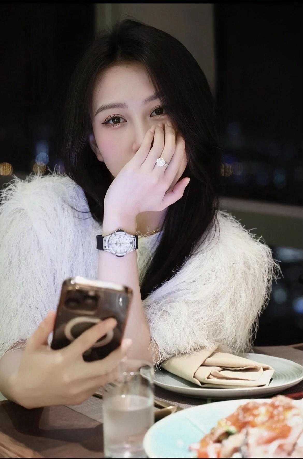 @Mon 💎